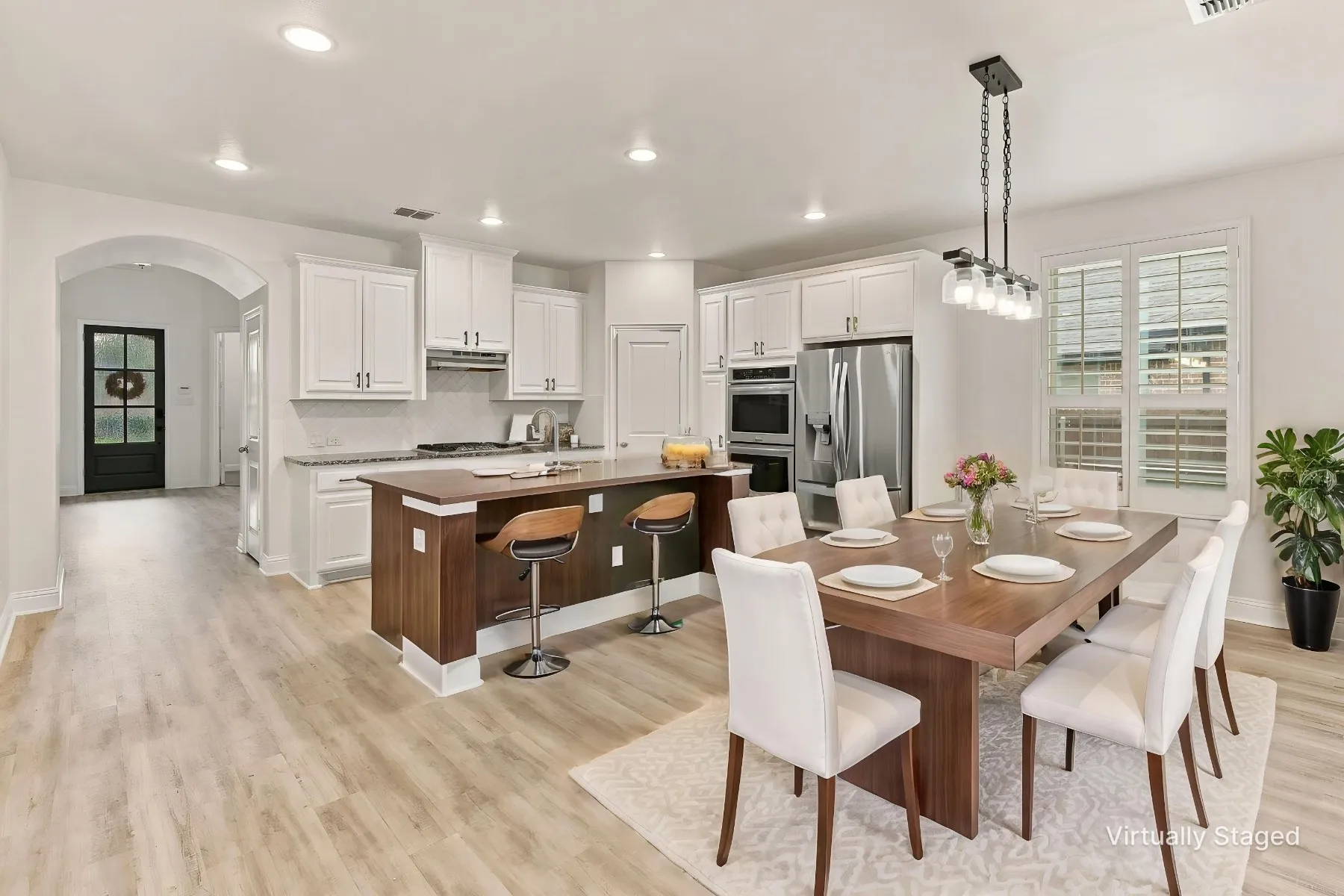 Single Family Residence For Sale in Collin County , 1121 Bryce Canyon Drive, Celina, Texas 75009, 4 Bedroom, 3 Bathroom, 2 Garage spaces, 2,980 Sqft, built in 2016, mls#21394488, Real Estate Agent in Celina, Homes For Sale in Collin county, Homes For Sale in Celina, Realtor in Celina Texas, Real Estate Brokerage Independent Realty Texas, Luminita Cordes Realtor