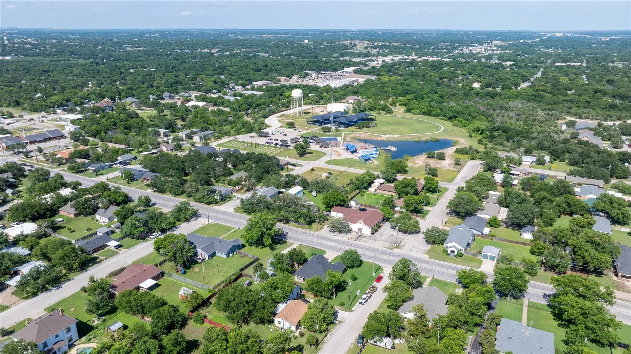 Single Family Residence For Sale in Parker County , 322 S Bowie Drive, Weatherford, Texas 76086, 4 Bedroom, 2 Bathroom, 2 Garage spaces, 1,814 Sqft, built in 2020, mls#21403781, Real Estate Agent in Weatherford, Homes For Sale in Parker county, Homes For Sale in Weatherford, Realtor in Weatherford Texas, Real Estate Brokerage Independent Realty Texas, Luminita Cordes Realtor