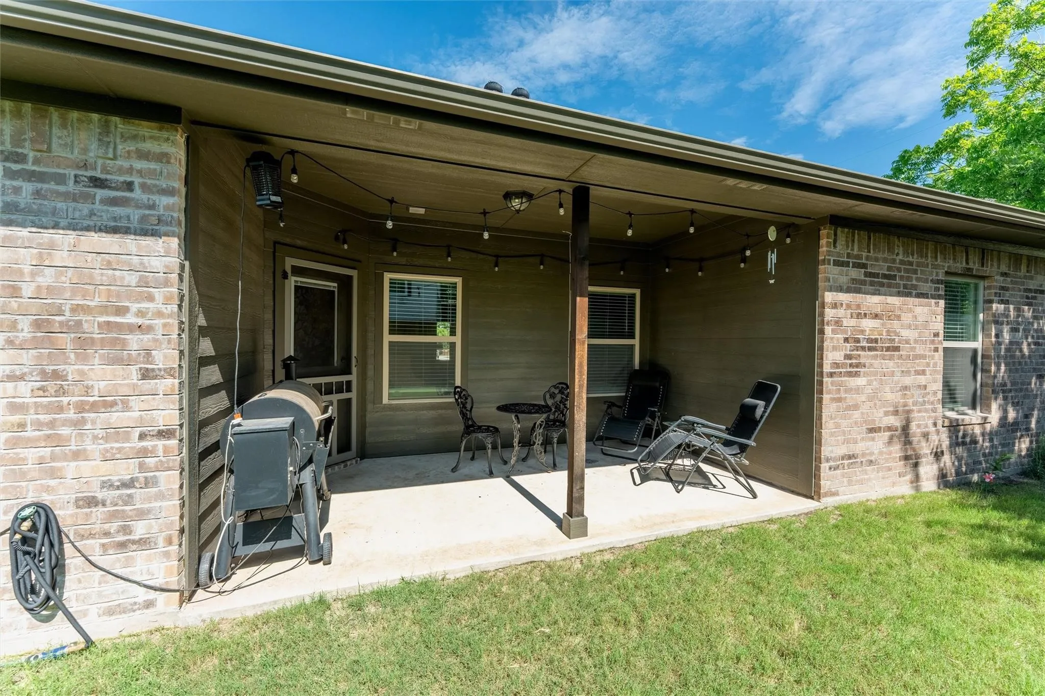 Single Family Residence For Sale in Parker County , 322 S Bowie Drive, Weatherford, Texas 76086, 4 Bedroom, 2 Bathroom, 2 Garage spaces, 1,814 Sqft, built in 2020, mls#21403781, Real Estate Agent in Weatherford, Homes For Sale in Parker county, Homes For Sale in Weatherford, Realtor in Weatherford Texas, Real Estate Brokerage Independent Realty Texas, Luminita Cordes Realtor