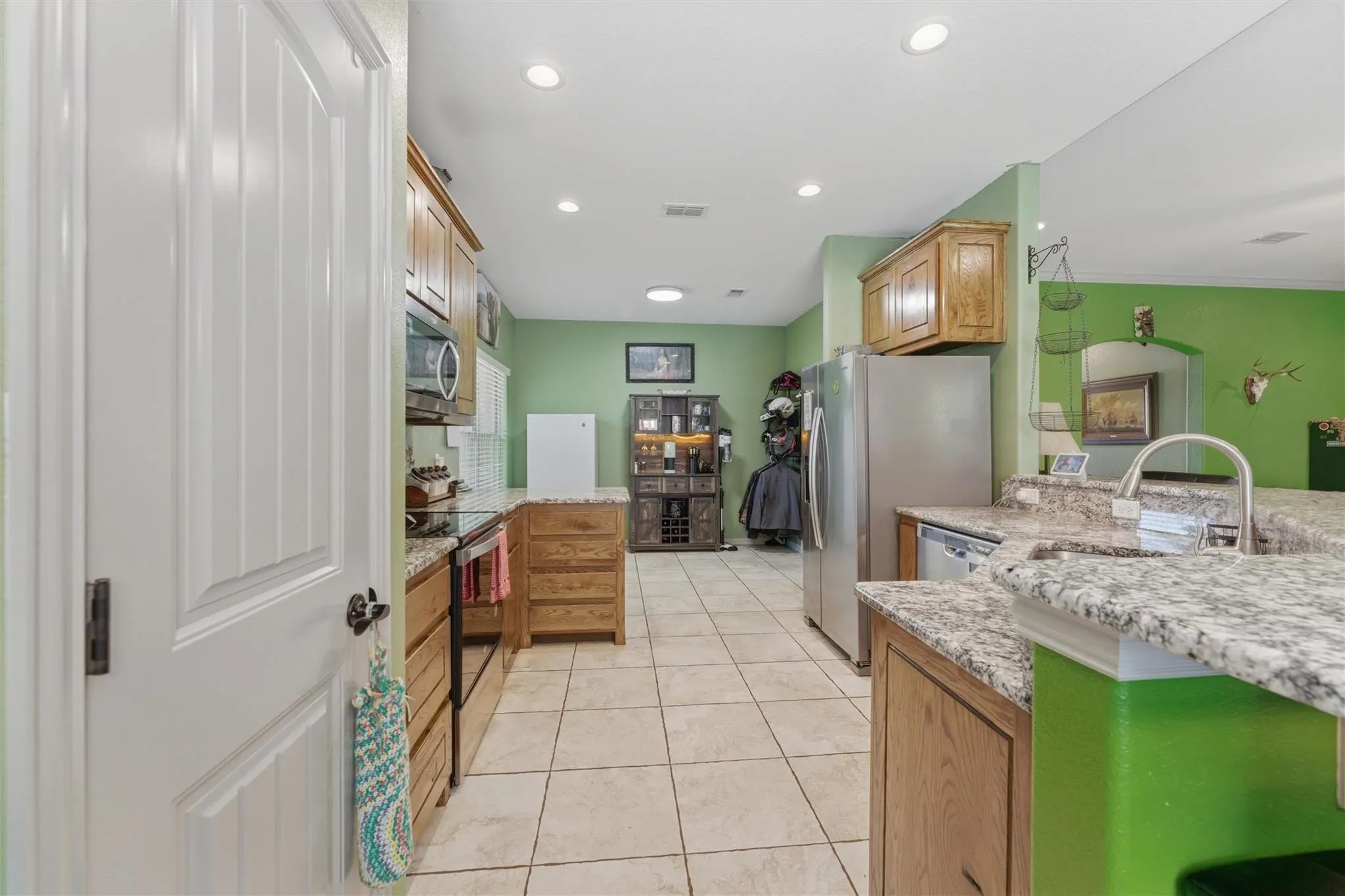 Single Family Residence For Sale in Parker County , 322 S Bowie Drive, Weatherford, Texas 76086, 4 Bedroom, 2 Bathroom, 2 Garage spaces, 1,814 Sqft, built in 2020, mls#21403781, Real Estate Agent in Weatherford, Homes For Sale in Parker county, Homes For Sale in Weatherford, Realtor in Weatherford Texas, Real Estate Brokerage Independent Realty Texas, Luminita Cordes Realtor