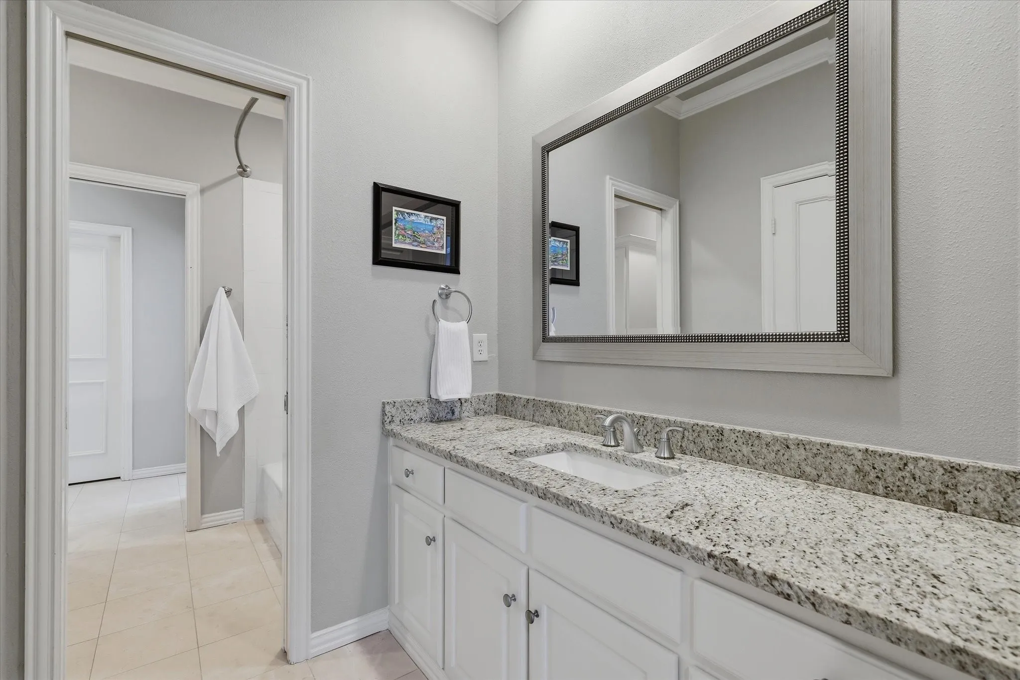 Single Family Residence For Sale in Denton County , 5600 Southern Hills Drive, Frisco, Texas 75034, 3 Bedroom, 3 Bathroom, 2 Garage spaces, 2,638 Sqft, built in 1993, mls#21399731, Real Estate Agent in Frisco, Homes For Sale in Denton county, Homes For Sale in Frisco, Realtor in Frisco Texas, Real Estate Brokerage Independent Realty Texas, Luminita Cordes Realtor