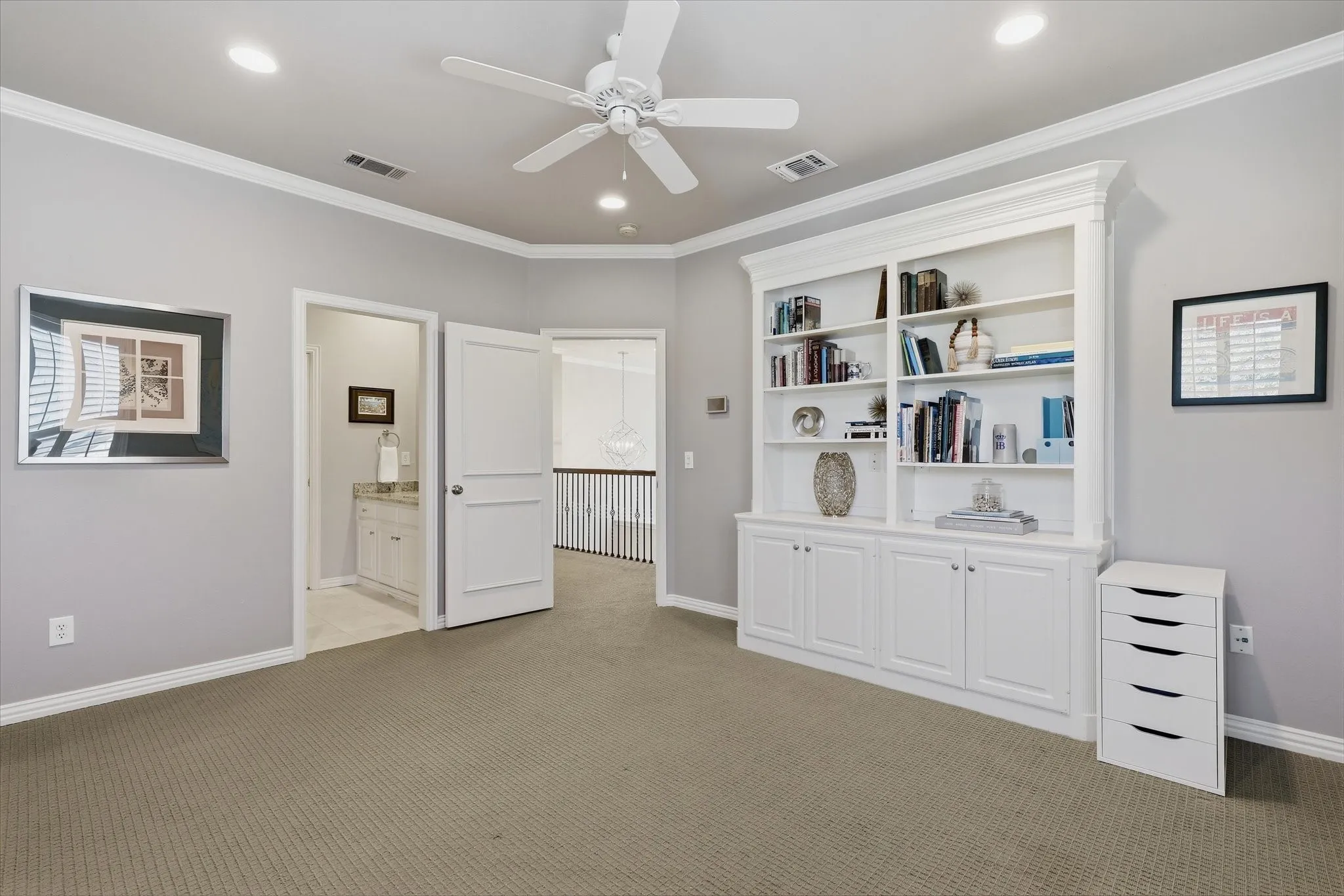 Single Family Residence For Sale in Denton County , 5600 Southern Hills Drive, Frisco, Texas 75034, 3 Bedroom, 3 Bathroom, 2 Garage spaces, 2,638 Sqft, built in 1993, mls#21399731, Real Estate Agent in Frisco, Homes For Sale in Denton county, Homes For Sale in Frisco, Realtor in Frisco Texas, Real Estate Brokerage Independent Realty Texas, Luminita Cordes Realtor