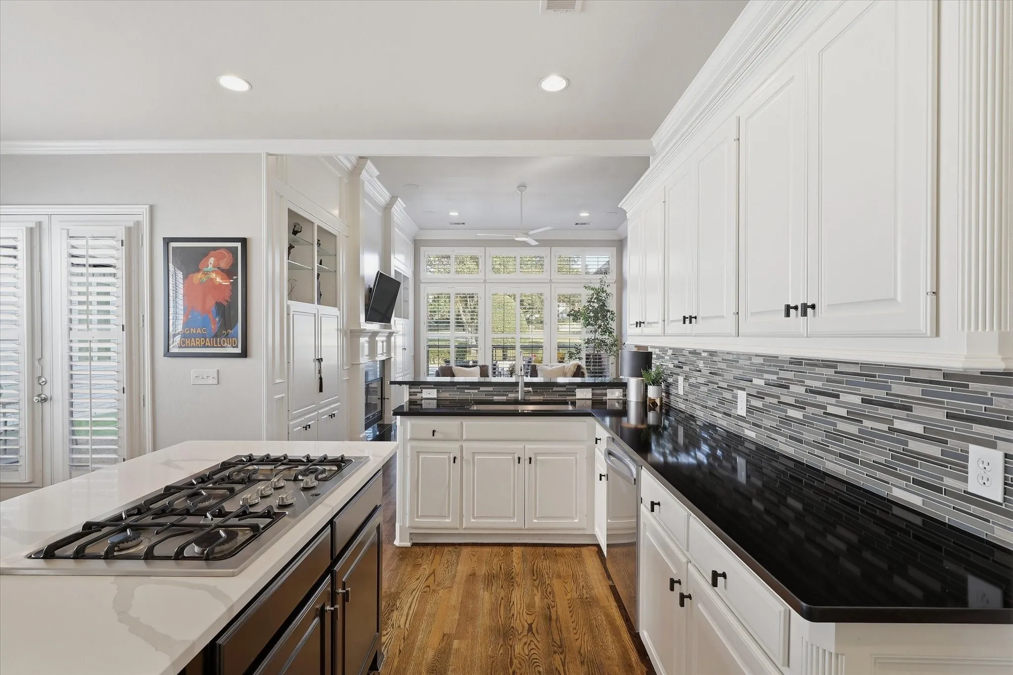 Single Family Residence For Sale in Denton County , 5600 Southern Hills Drive, Frisco, Texas 75034, 3 Bedroom, 3 Bathroom, 2 Garage spaces, 2,638 Sqft, built in 1993, mls#21399731, Real Estate Agent in Frisco, Homes For Sale in Denton county, Homes For Sale in Frisco, Realtor in Frisco Texas, Real Estate Brokerage Independent Realty Texas, Luminita Cordes Realtor