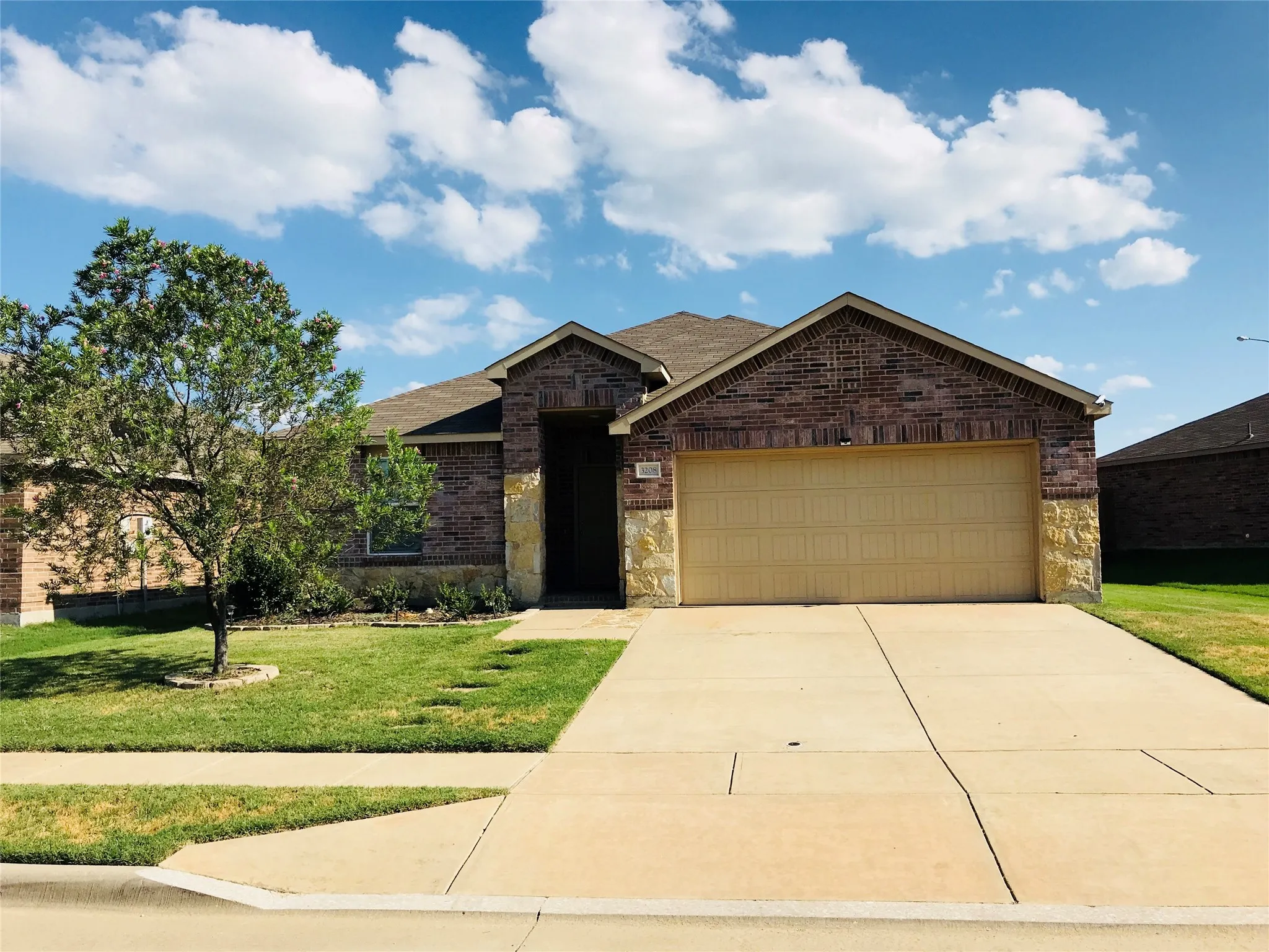 Single Family Residence For Rent