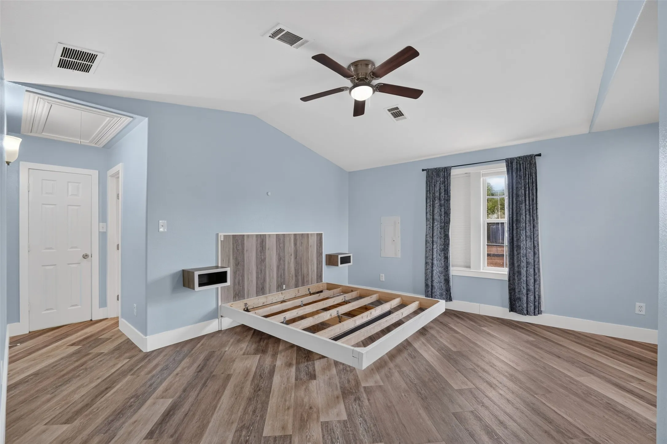 Single Family Residence For Rent in Collin County , 8998 Leroy Road, Princeton, Texas 75407, 3 Bedroom, 2 Bathroom, Garage spaces, 1,688 Sqft, built in 2001, mls#21403818, Real Estate Agent in Princeton, Homes For Rent in Collin county, Homes For Rent in Princeton, Realtor in Princeton Texas, Real Estate Brokerage Independent Realty Texas, Luminita Cordes Realtor
