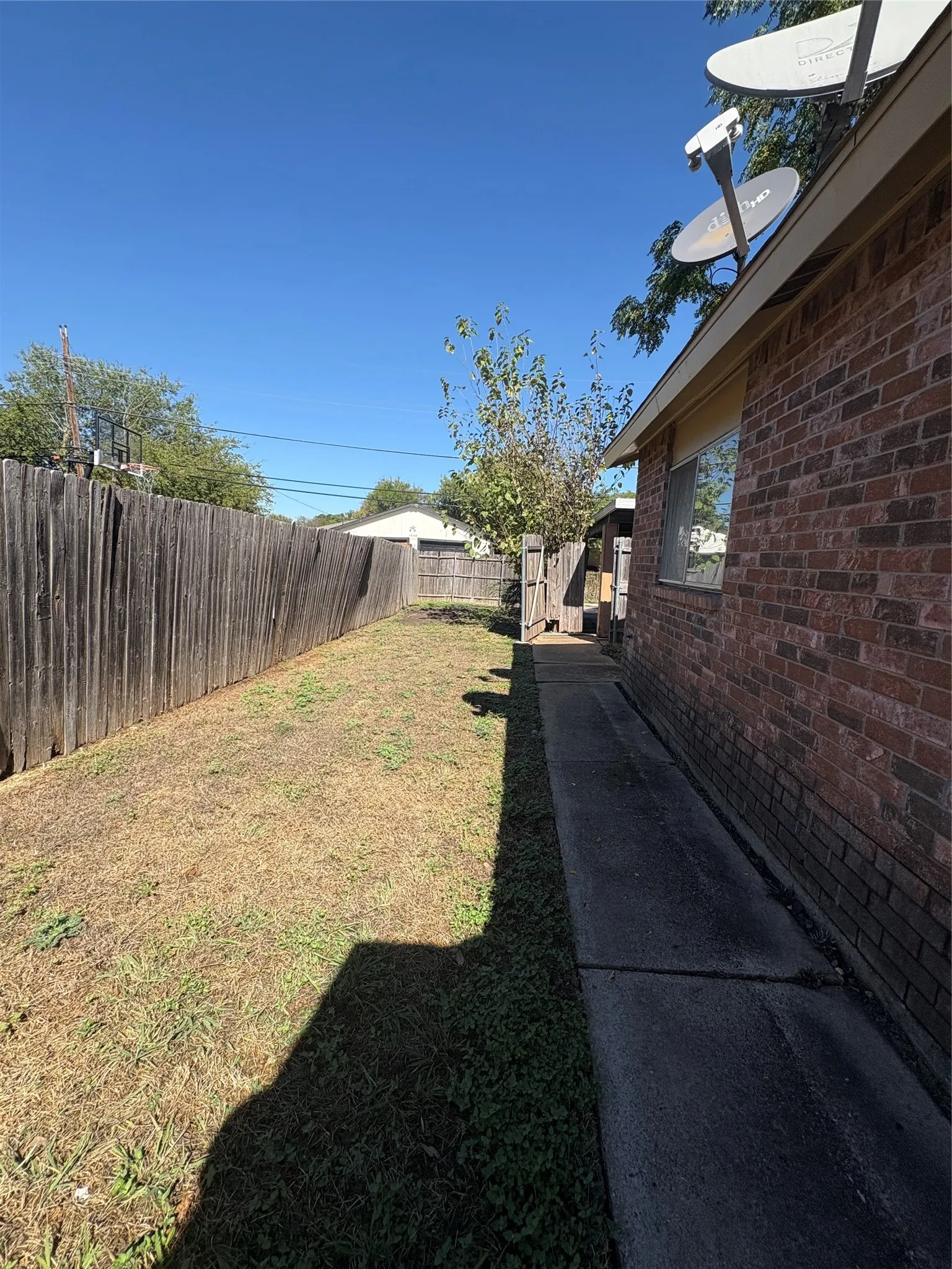 Duplex For Sale in Dallas County , 1487 Brook Meadow Circle, Lancaster, Texas 75134, 4 Bedroom, 2 Bathroom, 2 Garage spaces, 0 Sqft, built in 1982, mls#21403822, Real Estate Agent in Lancaster, Homes For Sale in Dallas county, Homes For Sale in Lancaster, Realtor in Lancaster Texas, Real Estate Brokerage Independent Realty Texas, Luminita Cordes Realtor