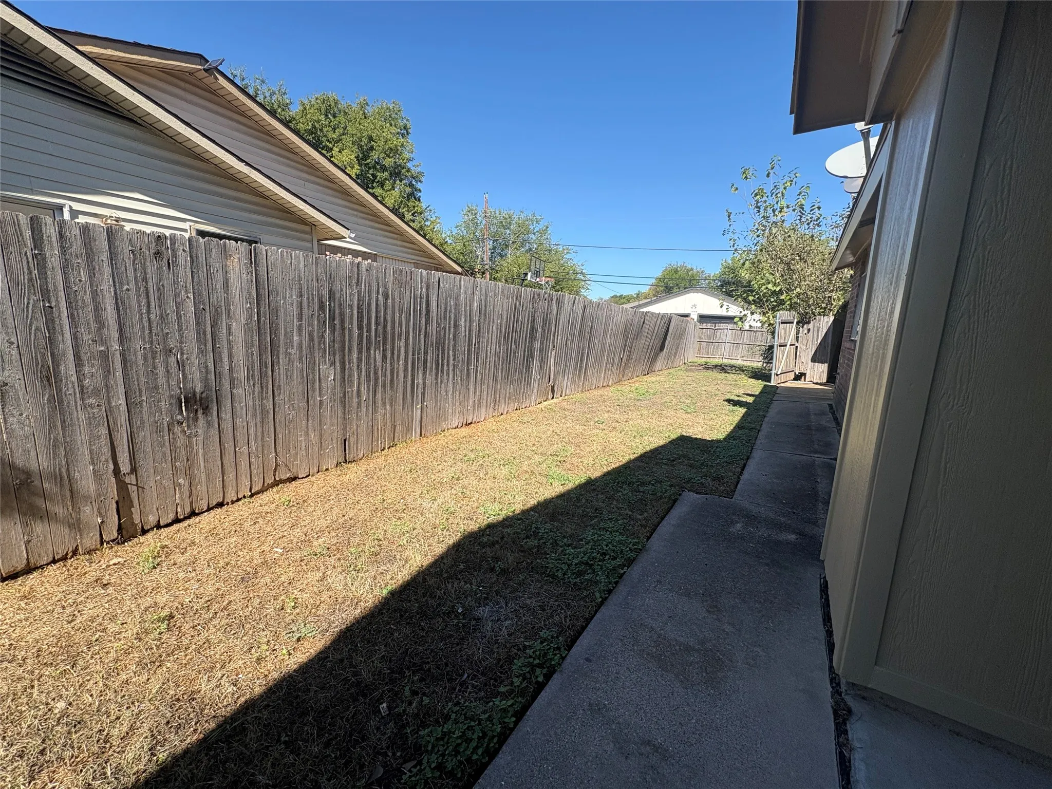 Duplex For Sale in Dallas County , 1487 Brook Meadow Circle, Lancaster, Texas 75134, 4 Bedroom, 2 Bathroom, 2 Garage spaces, 0 Sqft, built in 1982, mls#21403822, Real Estate Agent in Lancaster, Homes For Sale in Dallas county, Homes For Sale in Lancaster, Realtor in Lancaster Texas, Real Estate Brokerage Independent Realty Texas, Luminita Cordes Realtor