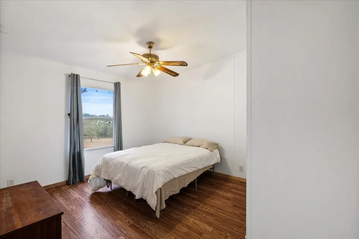 Mobile Home For Sale in Navarro County , 1097 County Road 3245, Hubbard, Texas 76648, 3 Bedroom, 2 Bathroom, Garage spaces, 1,456 Sqft, built in 2001, mls#21403763, Real Estate Agent in Hubbard, Homes For Sale in Navarro county, Homes For Sale in Hubbard, Realtor in Hubbard Texas, Real Estate Brokerage Independent Realty Texas, Luminita Cordes Realtor