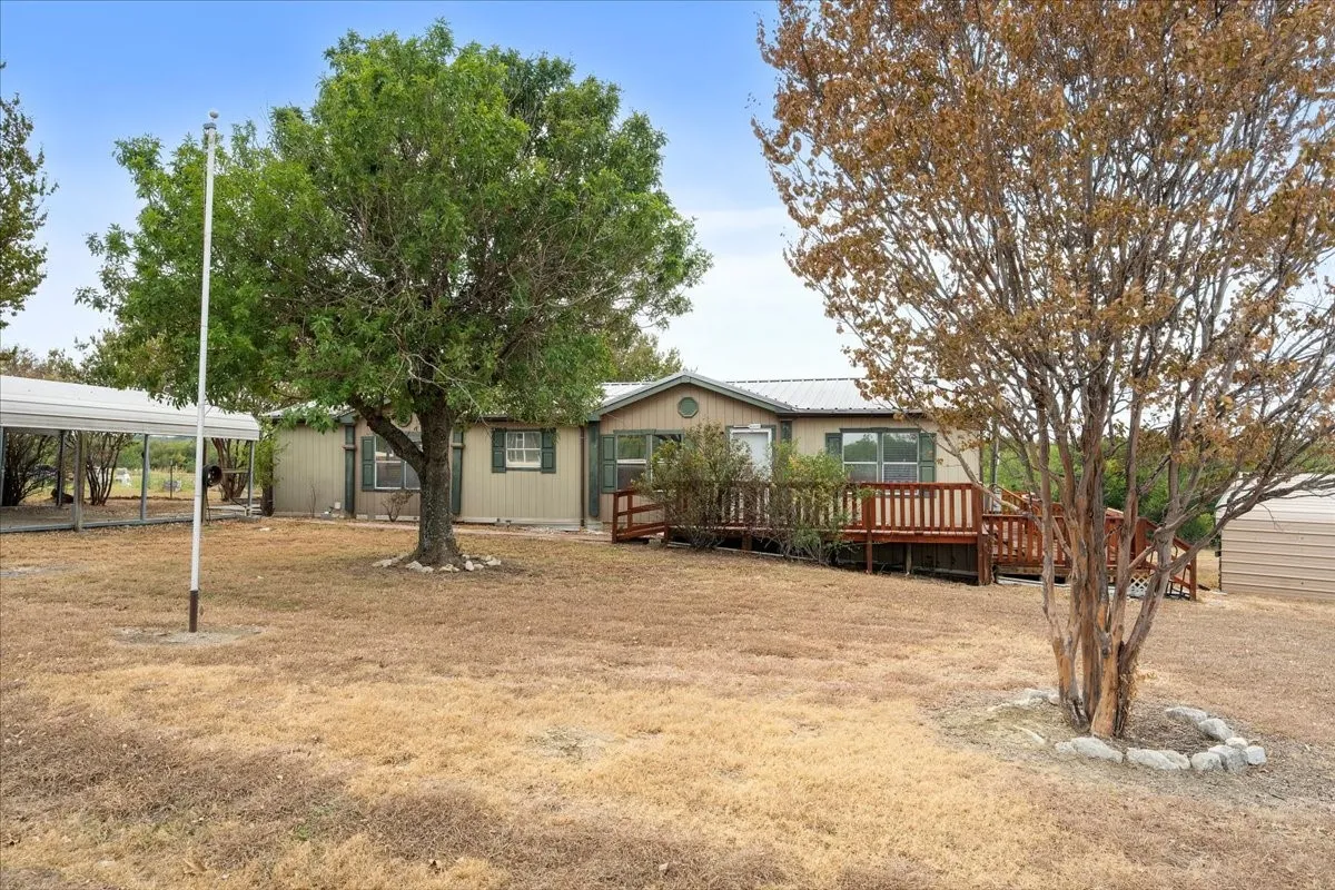 Mobile Home For Sale in Navarro County , 1097 County Road 3245, Hubbard, Texas 76648, 3 Bedroom, 2 Bathroom, Garage spaces, 1,456 Sqft, built in 2001, mls#21403763, Real Estate Agent in Hubbard, Homes For Sale in Navarro county, Homes For Sale in Hubbard, Realtor in Hubbard Texas, Real Estate Brokerage Independent Realty Texas, Luminita Cordes Realtor