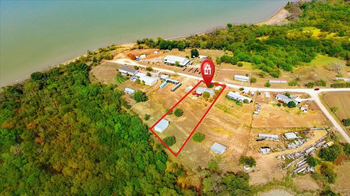 Mobile Home For Sale in Navarro County , 1097 County Road 3245, Hubbard, Texas 76648, 3 Bedroom, 2 Bathroom, Garage spaces, 1,456 Sqft, built in 2001, mls#21403763, Real Estate Agent in Hubbard, Homes For Sale in Navarro county, Homes For Sale in Hubbard, Realtor in Hubbard Texas, Real Estate Brokerage Independent Realty Texas, Luminita Cordes Realtor