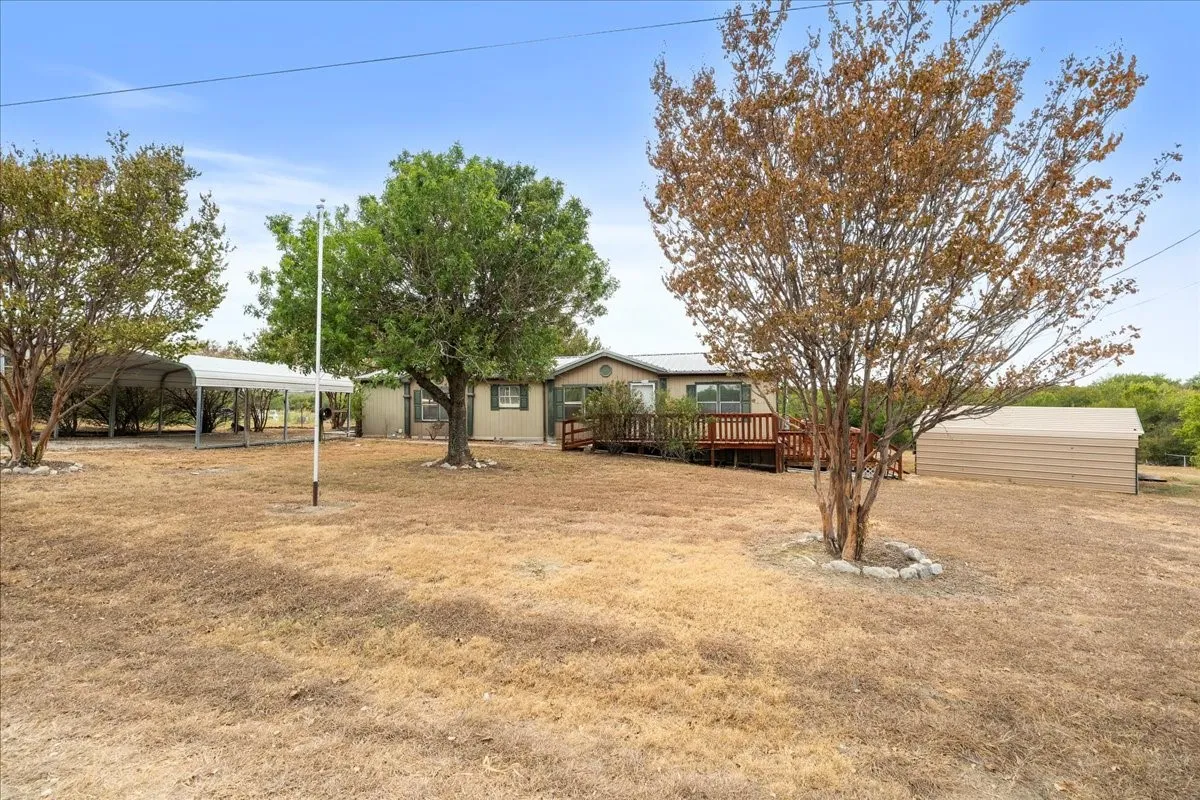 Mobile Home For Sale in Navarro County , 1097 County Road 3245, Hubbard, Texas 76648, 3 Bedroom, 2 Bathroom, Garage spaces, 1,456 Sqft, built in 2001, mls#21403763, Real Estate Agent in Hubbard, Homes For Sale in Navarro county, Homes For Sale in Hubbard, Realtor in Hubbard Texas, Real Estate Brokerage Independent Realty Texas, Luminita Cordes Realtor