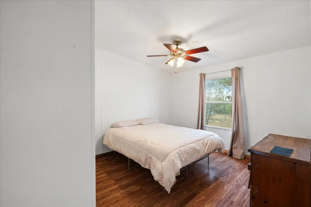 Mobile Home For Sale in Navarro County , 1097 County Road 3245, Hubbard, Texas 76648, 3 Bedroom, 2 Bathroom, Garage spaces, 1,456 Sqft, built in 2001, mls#21403763, Real Estate Agent in Hubbard, Homes For Sale in Navarro county, Homes For Sale in Hubbard, Realtor in Hubbard Texas, Real Estate Brokerage Independent Realty Texas, Luminita Cordes Realtor