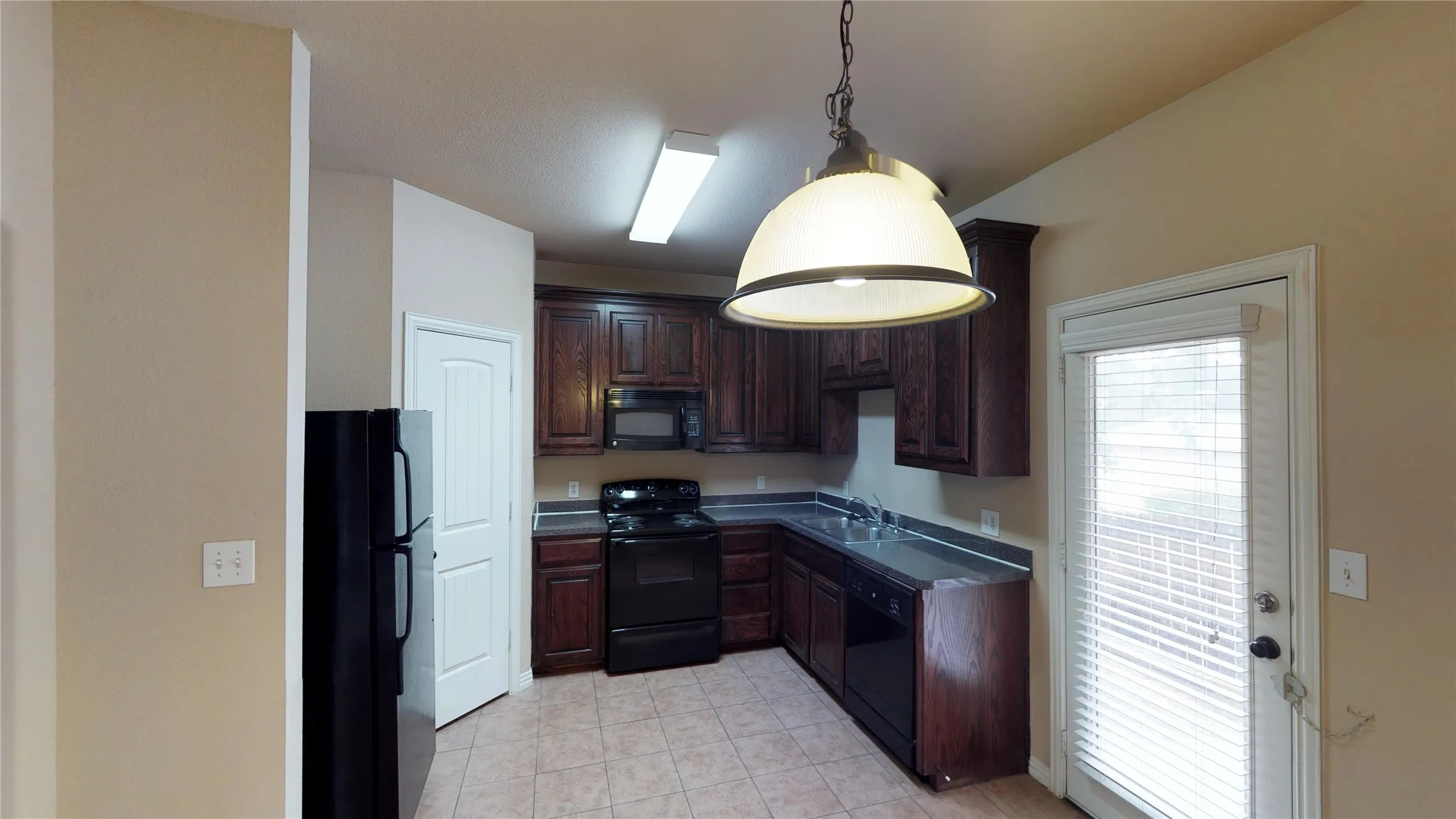 Apartment For Sale in Denton County , 1201 Bernard Street, Denton, Texas 76201, 12 Bedroom, 18 Bathroom, Garage spaces, 0 Sqft, built in 2007, mls#21403739, Real Estate Agent in Denton, Homes For Sale in Denton county, Homes For Sale in Denton, Realtor in Denton Texas, Real Estate Brokerage Independent Realty Texas, Luminita Cordes Realtor