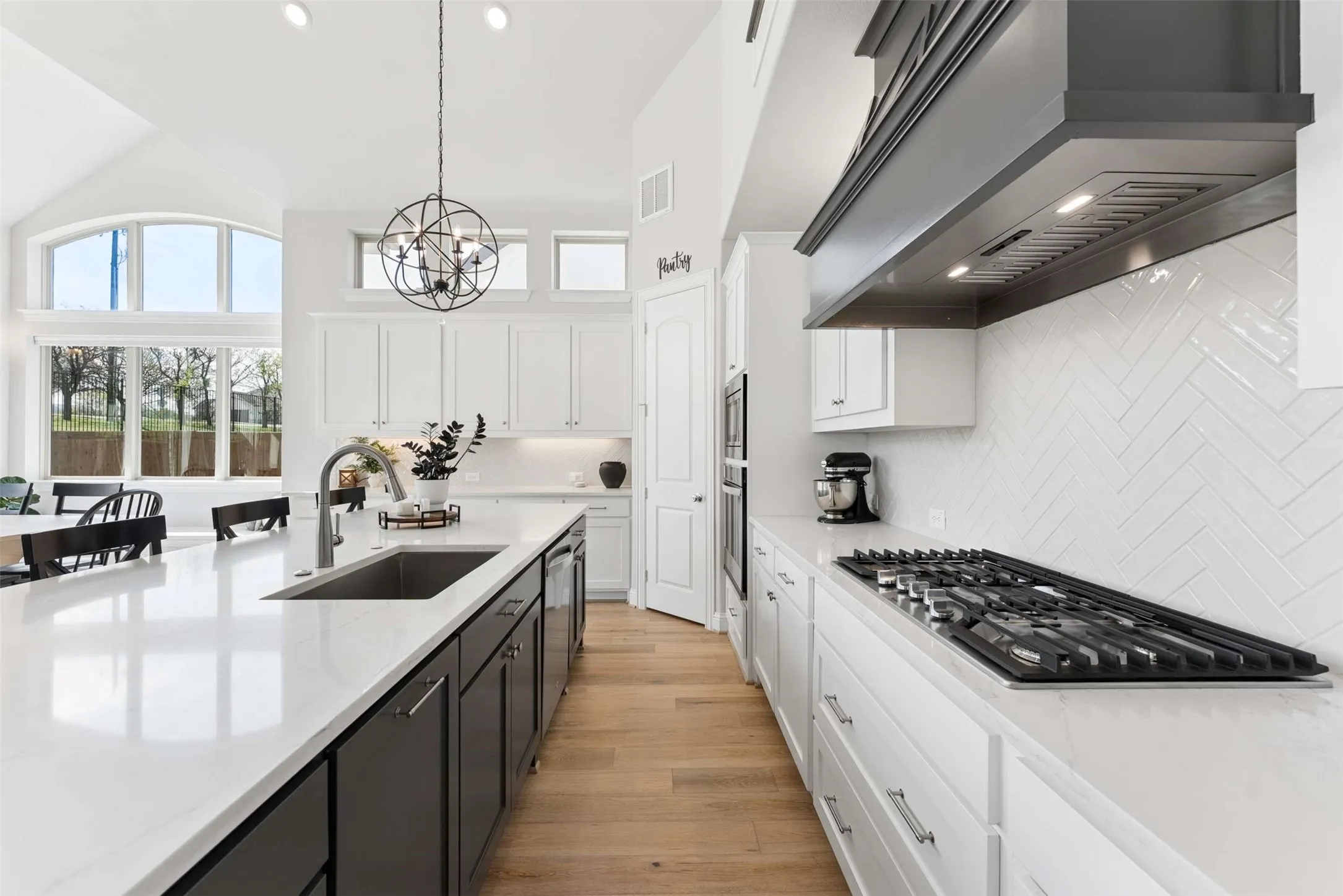 Single Family Residence For Sale in Rockwall County , 4516 Ravenbank Drive, Rockwall, Texas 75087, 5 Bedroom, 4 Bathroom, 3 Garage spaces, 3,887 Sqft, built in 2021, mls#21403767, Real Estate Agent in Rockwall, Homes For Sale in Rockwall county, Homes For Sale in Rockwall, Realtor in Rockwall Texas, Real Estate Brokerage Independent Realty Texas, Luminita Cordes Realtor