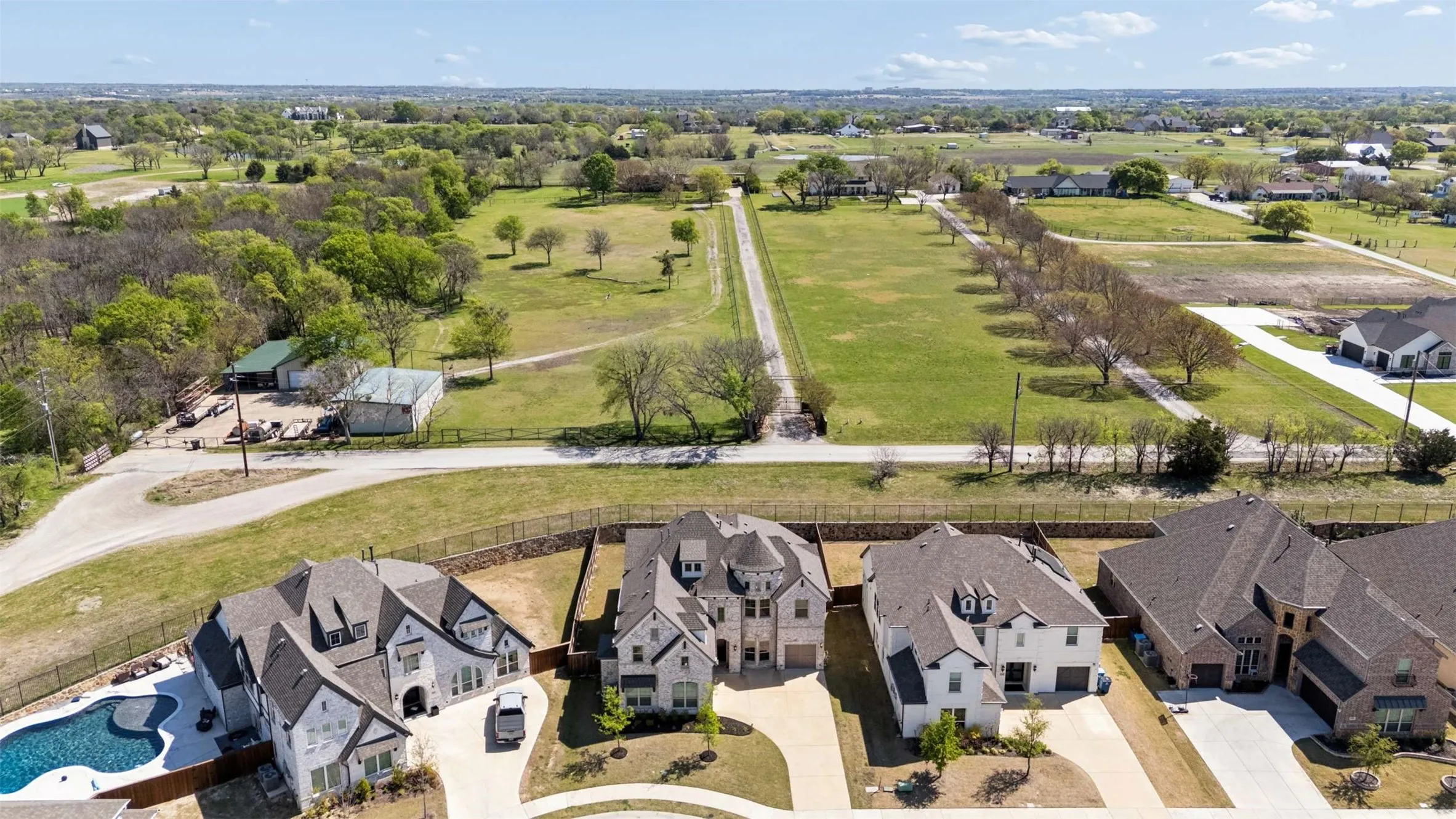Single Family Residence For Sale in Rockwall County , 4516 Ravenbank Drive, Rockwall, Texas 75087, 5 Bedroom, 4 Bathroom, 3 Garage spaces, 3,887 Sqft, built in 2021, mls#21403767, Real Estate Agent in Rockwall, Homes For Sale in Rockwall county, Homes For Sale in Rockwall, Realtor in Rockwall Texas, Real Estate Brokerage Independent Realty Texas, Luminita Cordes Realtor