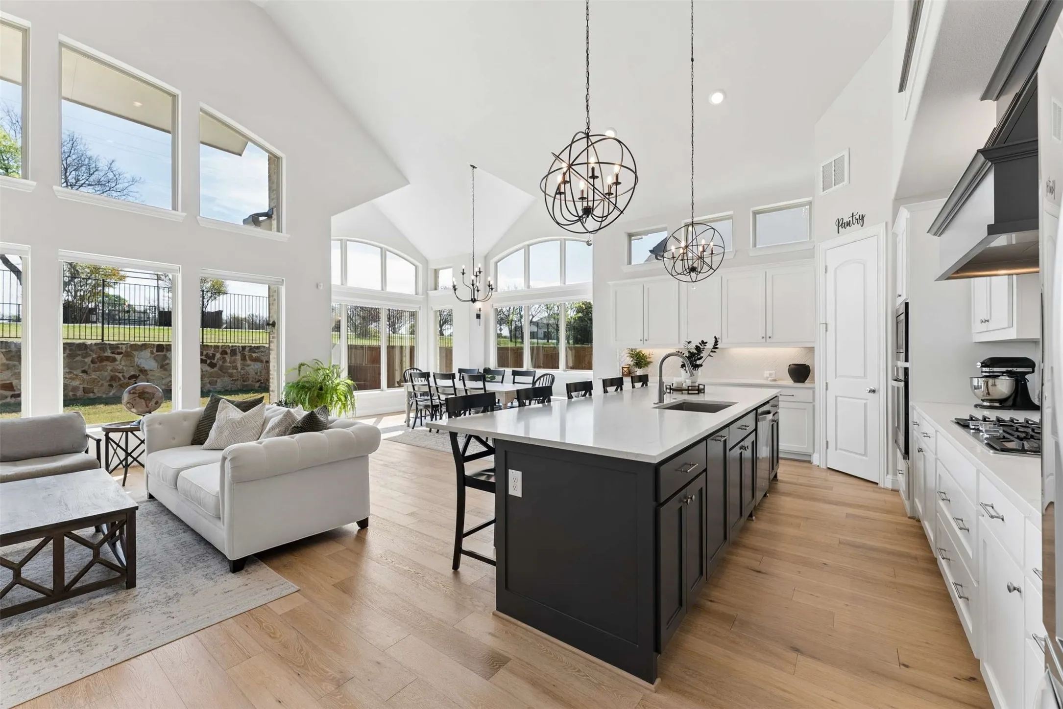 Single Family Residence For Sale in Rockwall County , 4516 Ravenbank Drive, Rockwall, Texas 75087, 5 Bedroom, 4 Bathroom, 3 Garage spaces, 3,887 Sqft, built in 2021, mls#21403767, Real Estate Agent in Rockwall, Homes For Sale in Rockwall county, Homes For Sale in Rockwall, Realtor in Rockwall Texas, Real Estate Brokerage Independent Realty Texas, Luminita Cordes Realtor
