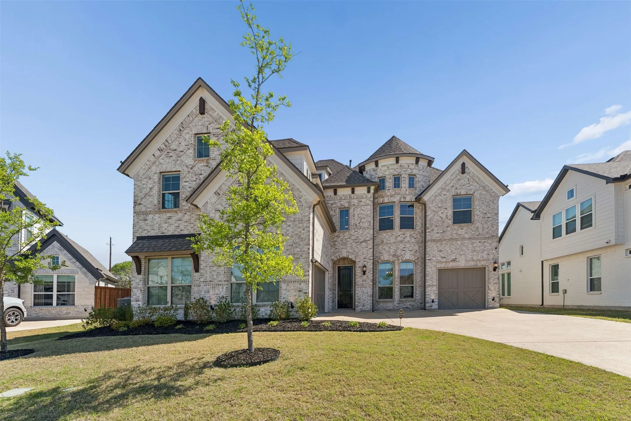 Single Family Residence For Sale in Rockwall County , 4516 Ravenbank Drive, Rockwall, Texas 75087, 5 Bedroom, 4 Bathroom, 3 Garage spaces, 3,887 Sqft, built in 2021, mls#21403767, Real Estate Agent in Rockwall, Homes For Sale in Rockwall county, Homes For Sale in Rockwall, Realtor in Rockwall Texas, Real Estate Brokerage Independent Realty Texas, Luminita Cordes Realtor