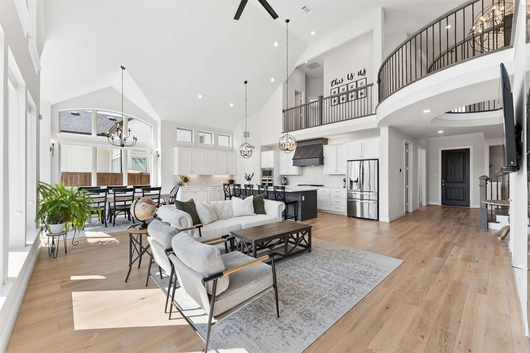 Single Family Residence For Sale in Rockwall County , 4516 Ravenbank Drive, Rockwall, Texas 75087, 5 Bedroom, 4 Bathroom, 3 Garage spaces, 3,887 Sqft, built in 2021, mls#21403767, Real Estate Agent in Rockwall, Homes For Sale in Rockwall county, Homes For Sale in Rockwall, Realtor in Rockwall Texas, Real Estate Brokerage Independent Realty Texas, Luminita Cordes Realtor