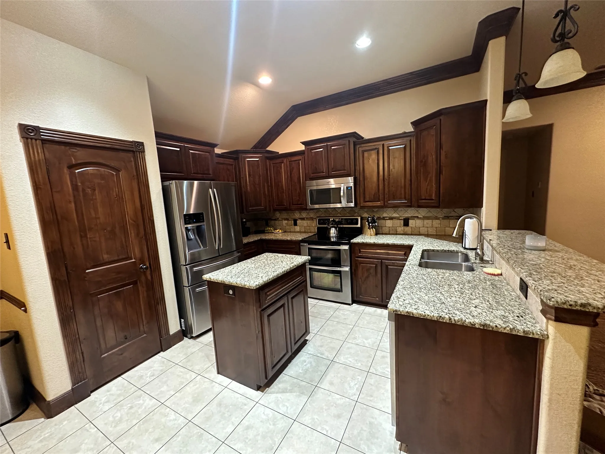 Single Family Residence For Rent in Taylor County , 4725 Yellowstone Trail, Abilene, Texas 79602, 3 Bedroom, 2 Bathroom, 2 Garage spaces, 1,564 Sqft, built in 2013, mls#21403831, Real Estate Agent in Abilene, Homes For Rent in Taylor county, Homes For Rent in Abilene, Realtor in Abilene Texas, Real Estate Brokerage Independent Realty Texas, Luminita Cordes Realtor