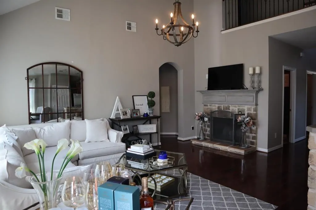 Single Family Residence For Rent in Collin County , 1563 Buckthorne Drive, Allen, Texas 75002, 4 Bedroom, 3 Bathroom, 2 Garage spaces, 2,280 Sqft, built in 2004, mls#21384657, Real Estate Agent in Allen, Homes For Rent in Collin county, Homes For Rent in Allen, Realtor in Allen Texas, Real Estate Brokerage Independent Realty Texas, Luminita Cordes Realtor
