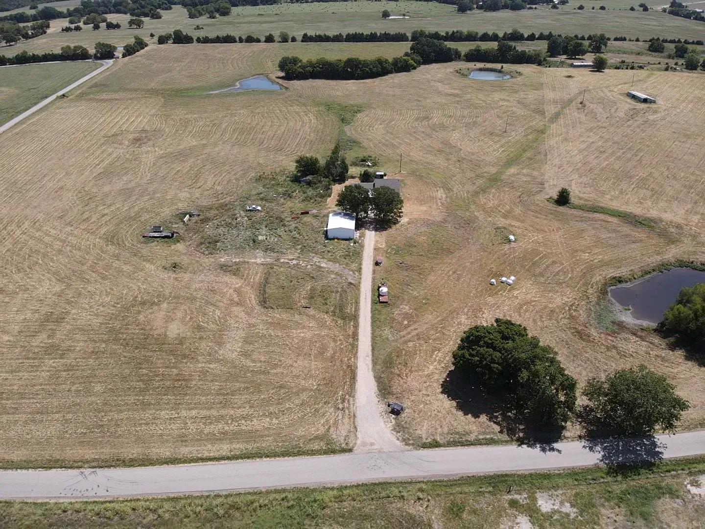 Single Family Residence For Sale in Lamar County , 1635 CR 33500, Sumner, Texas 75486, 4 Bedroom, 2 Bathroom, 2 Garage spaces, 2,084 Sqft, built in 1985, mls#21403666, Real Estate Agent in Sumner, Homes For Sale in Lamar county, Homes For Sale in Sumner, Realtor in Sumner Texas, Real Estate Brokerage Independent Realty Texas, Luminita Cordes Realtor
