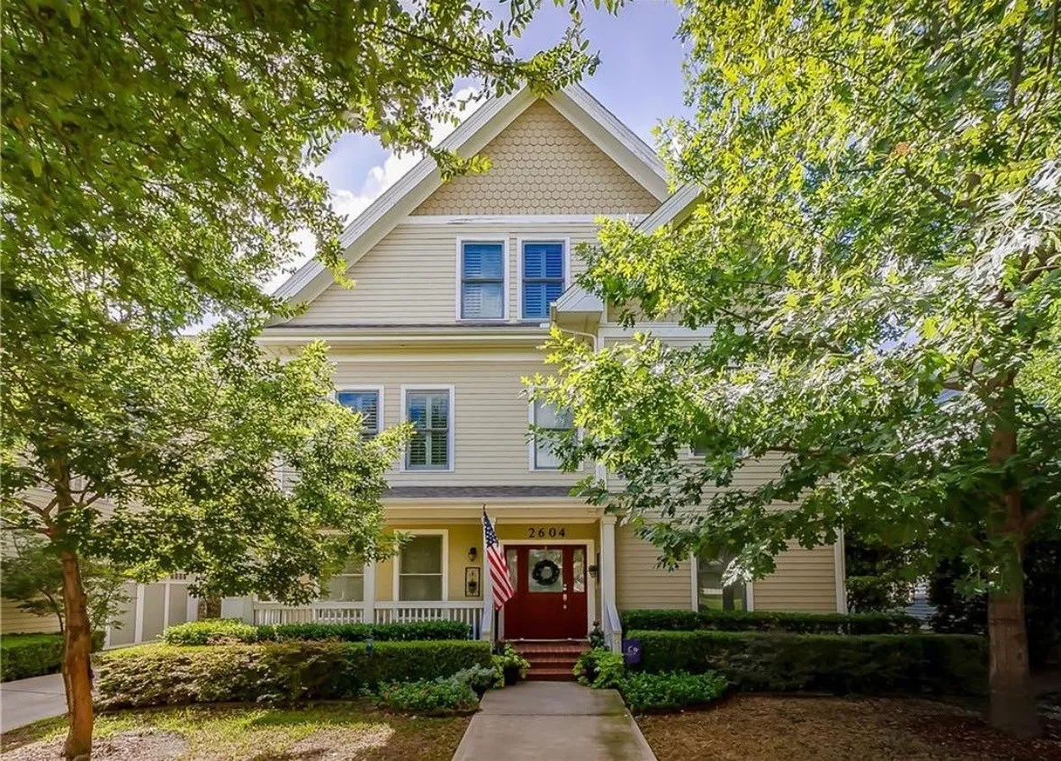 Condominium For Rent in Dallas County , 2604 Thomas Avenue 2, Dallas, Texas 75204, 3 Bedroom, 4 Bathroom, 2 Garage spaces, 2,949 Sqft, built in 2008, mls#21400868, Real Estate Agent in Dallas, Homes For Rent in Dallas county, Homes For Rent in Dallas, Realtor in Dallas Texas, Real Estate Brokerage Independent Realty Texas, Luminita Cordes Realtor