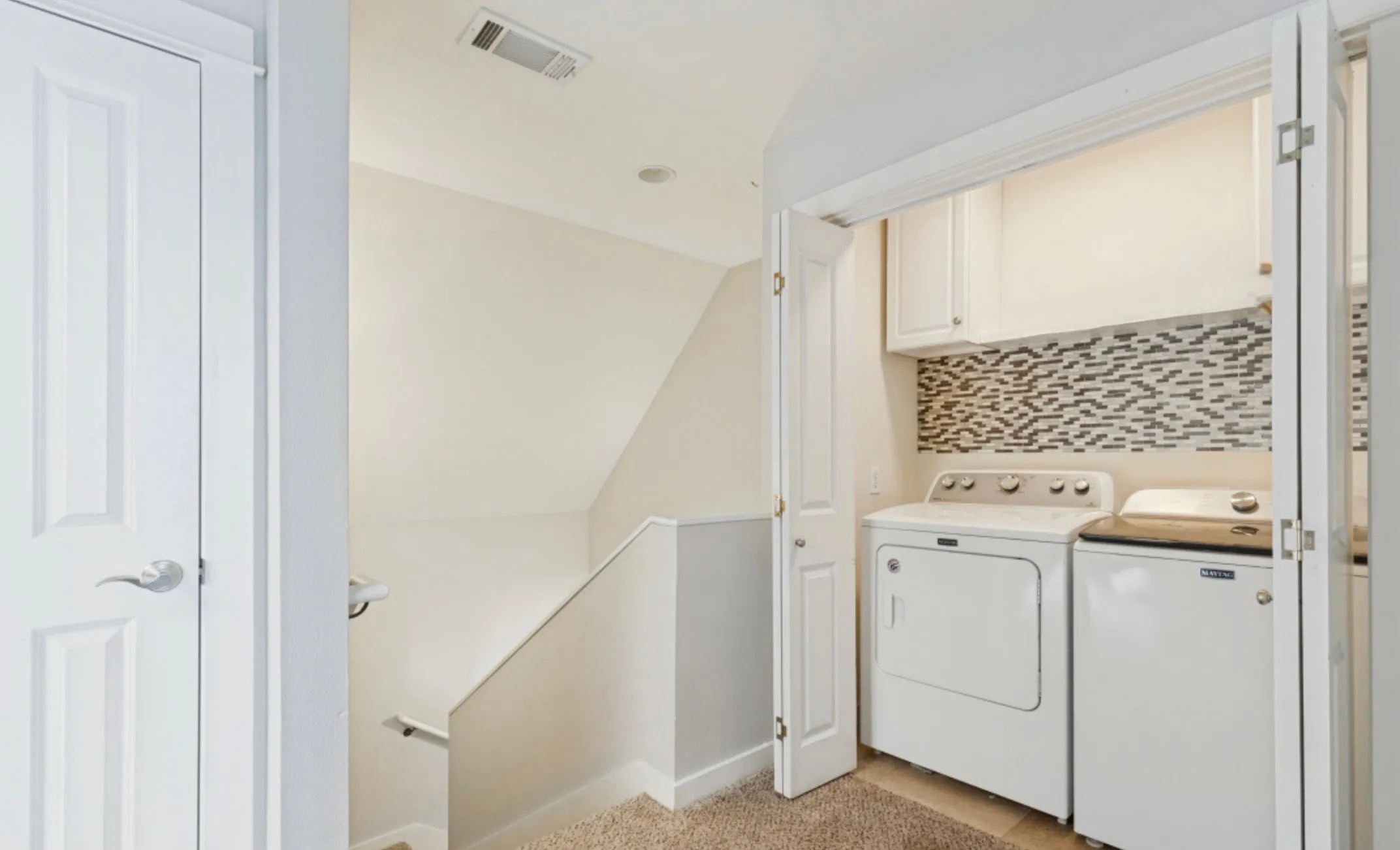 Condominium For Rent in Dallas County , 2604 Thomas Avenue 2, Dallas, Texas 75204, 3 Bedroom, 4 Bathroom, 2 Garage spaces, 2,949 Sqft, built in 2008, mls#21400868, Real Estate Agent in Dallas, Homes For Rent in Dallas county, Homes For Rent in Dallas, Realtor in Dallas Texas, Real Estate Brokerage Independent Realty Texas, Luminita Cordes Realtor