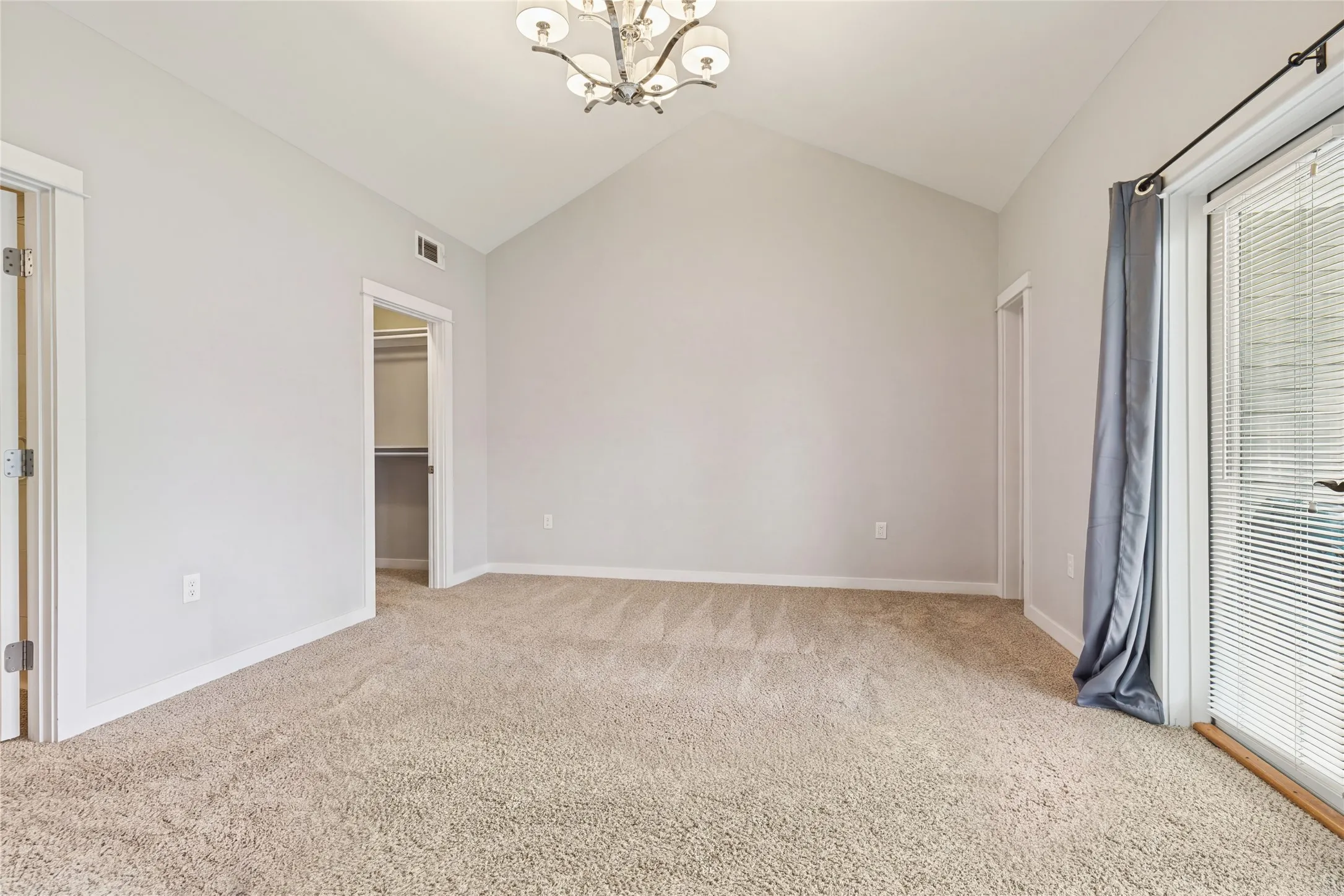 Condominium For Rent in Dallas County , 2604 Thomas Avenue 2, Dallas, Texas 75204, 3 Bedroom, 4 Bathroom, 2 Garage spaces, 2,949 Sqft, built in 2008, mls#21400868, Real Estate Agent in Dallas, Homes For Rent in Dallas county, Homes For Rent in Dallas, Realtor in Dallas Texas, Real Estate Brokerage Independent Realty Texas, Luminita Cordes Realtor