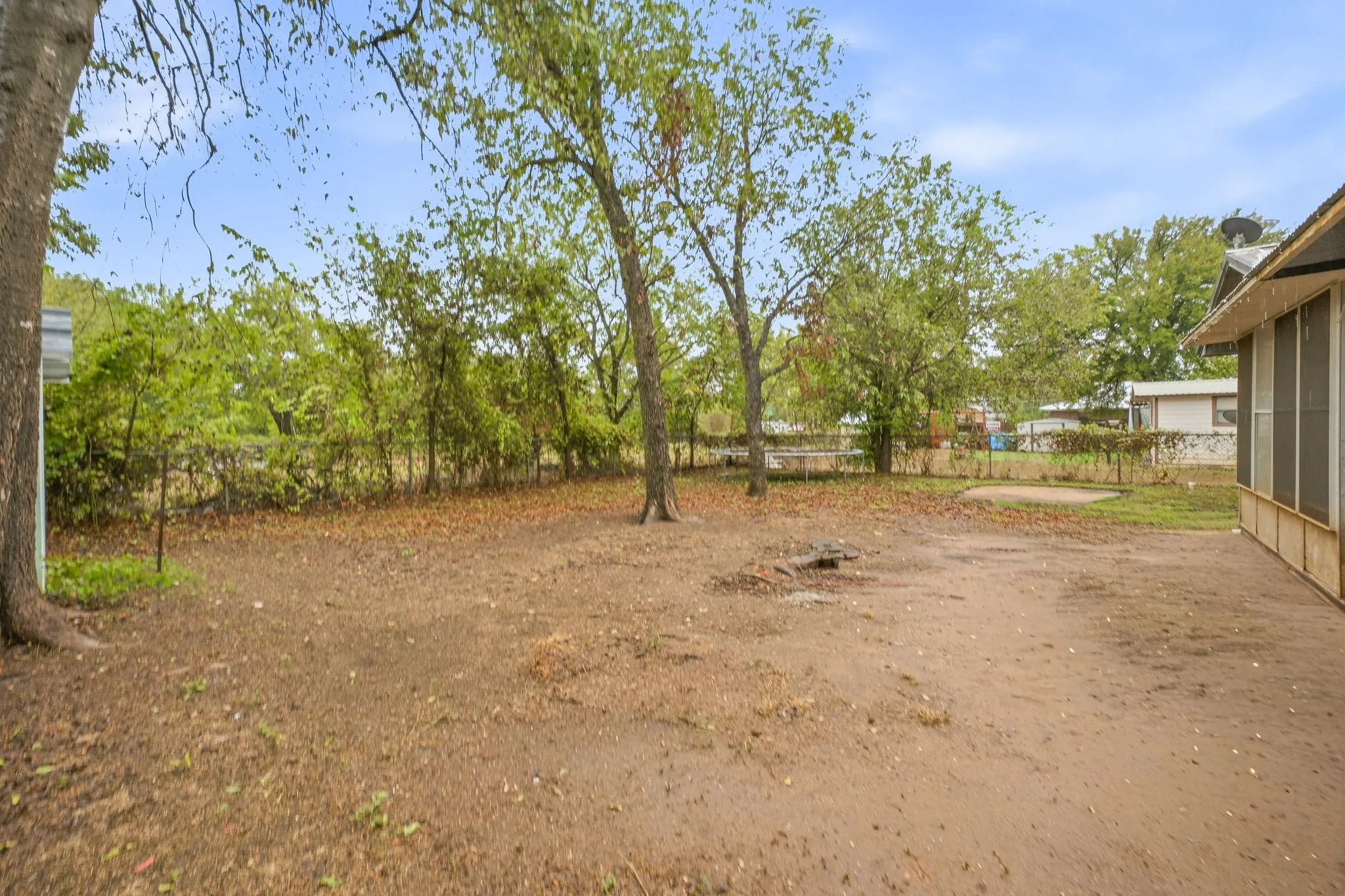 Single Family Residence For Sale in Bosque County , 403 S Hamilton, Iredell, Texas 76649, 2 Bedroom, 2 Bathroom, 1 Garage spaces, 1,188 Sqft, built in 1975, mls#21402292, Real Estate Agent in Iredell, Homes For Sale in Bosque county, Homes For Sale in Iredell, Realtor in Iredell Texas, Real Estate Brokerage Independent Realty Texas, Luminita Cordes Realtor