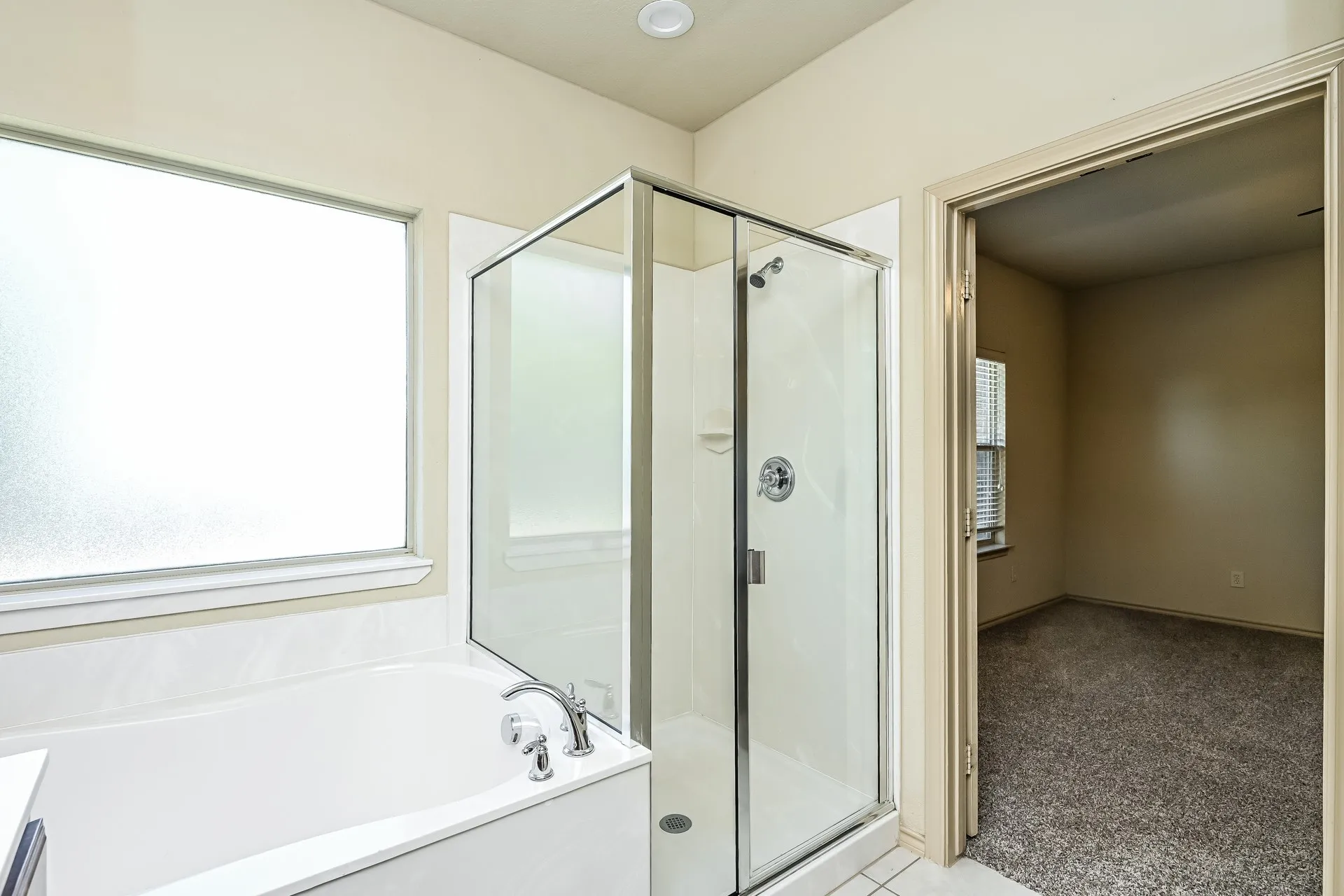 Single Family Residence For Rent in Parker County , 1013 Jodie Drive, Weatherford, Texas 76087, 3 Bedroom, 2 Bathroom, 2 Garage spaces, 1,490 Sqft, built in 2012, mls#21403847, Real Estate Agent in Weatherford, Homes For Rent in Parker county, Homes For Rent in Weatherford, Realtor in Weatherford Texas, Real Estate Brokerage Independent Realty Texas, Luminita Cordes Realtor