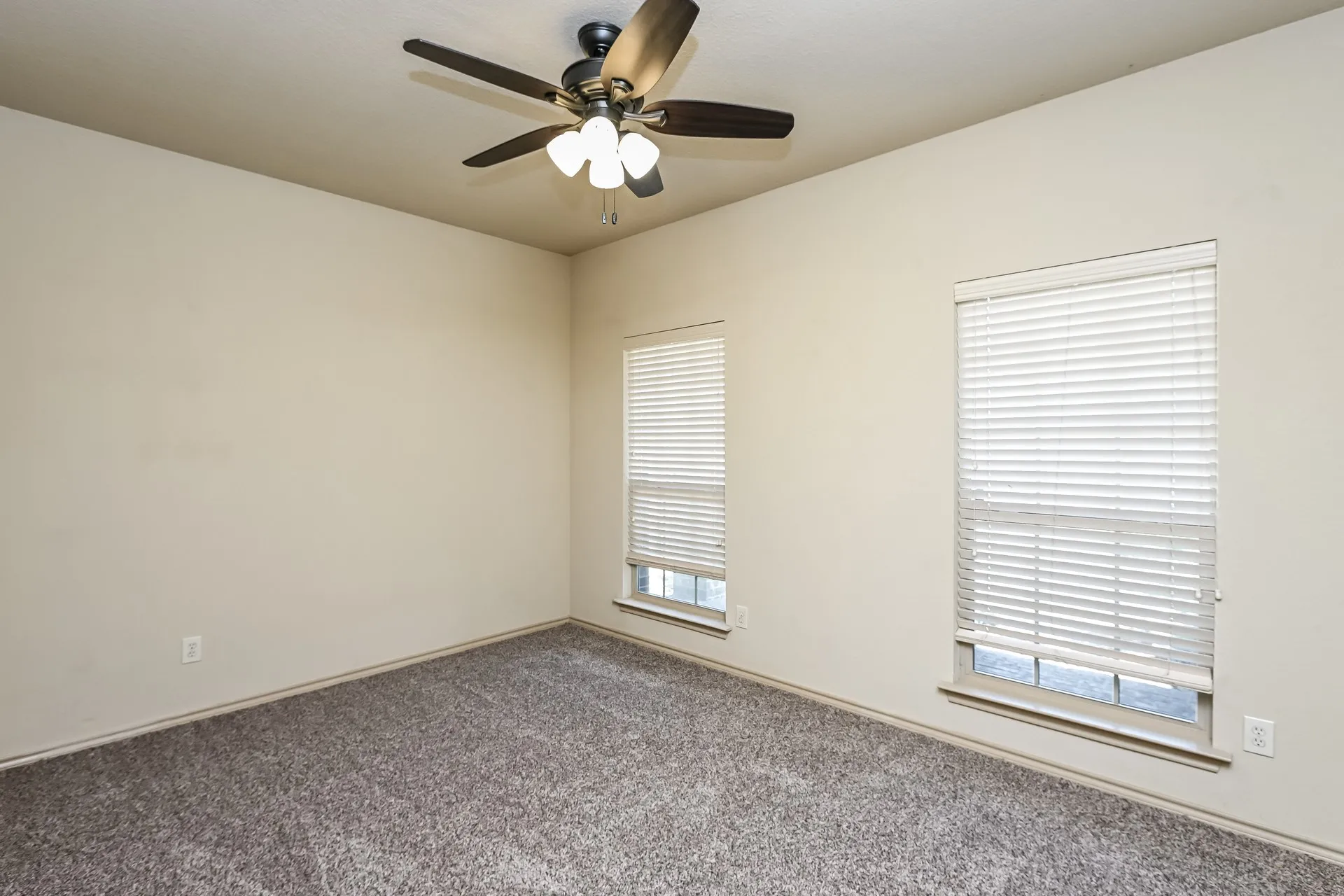 Single Family Residence For Rent in Parker County , 1013 Jodie Drive, Weatherford, Texas 76087, 3 Bedroom, 2 Bathroom, 2 Garage spaces, 1,490 Sqft, built in 2012, mls#21403847, Real Estate Agent in Weatherford, Homes For Rent in Parker county, Homes For Rent in Weatherford, Realtor in Weatherford Texas, Real Estate Brokerage Independent Realty Texas, Luminita Cordes Realtor