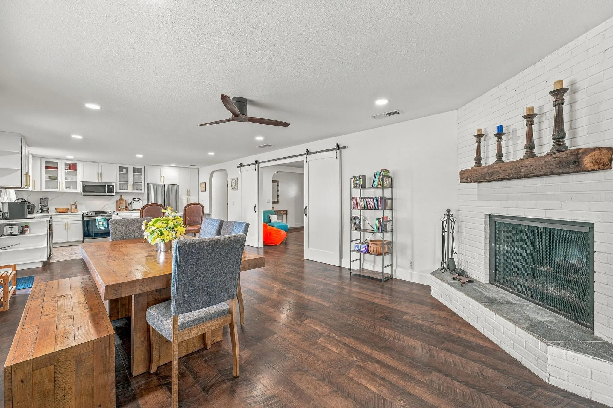 Single Family Residence For Sale in Young County , 1276 FM 3003, Graham, Texas 76450, 3 Bedroom, 2 Bathroom, 2 Garage spaces, 2,126 Sqft, built in 1975, mls#21402880, Real Estate Agent in Graham, Homes For Sale in Young county, Homes For Sale in Graham, Realtor in Graham Texas, Real Estate Brokerage Independent Realty Texas, Luminita Cordes Realtor