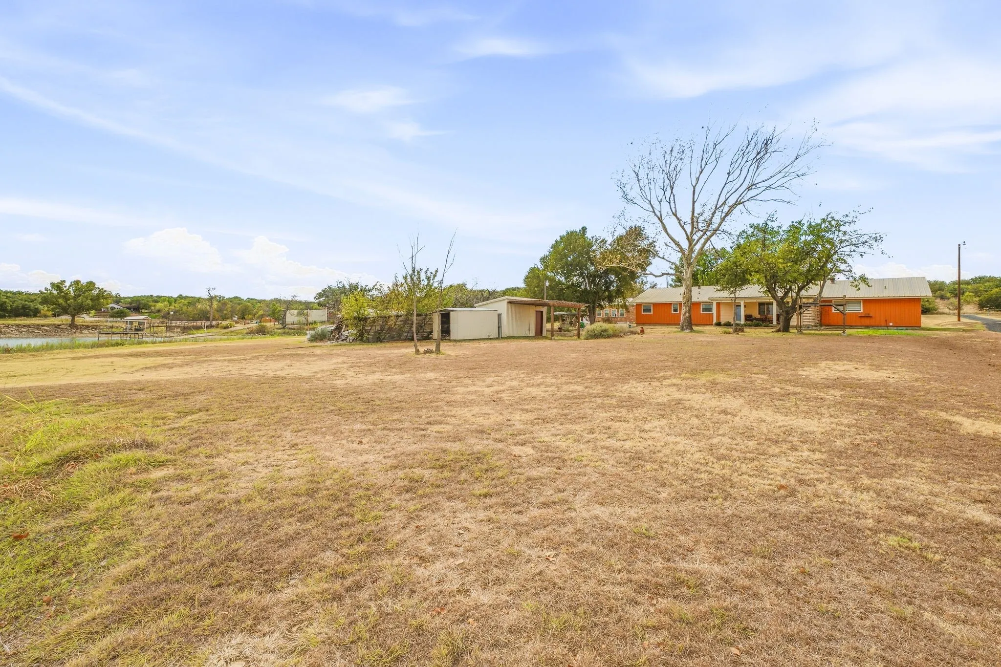 Single Family Residence For Sale in Young County , 1276 FM 3003, Graham, Texas 76450, 3 Bedroom, 2 Bathroom, 2 Garage spaces, 2,126 Sqft, built in 1975, mls#21402880, Real Estate Agent in Graham, Homes For Sale in Young county, Homes For Sale in Graham, Realtor in Graham Texas, Real Estate Brokerage Independent Realty Texas, Luminita Cordes Realtor