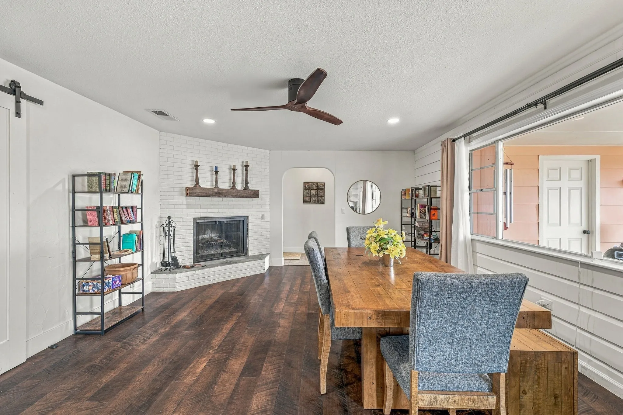 Single Family Residence For Sale in Young County , 1276 FM 3003, Graham, Texas 76450, 3 Bedroom, 2 Bathroom, 2 Garage spaces, 2,126 Sqft, built in 1975, mls#21402880, Real Estate Agent in Graham, Homes For Sale in Young county, Homes For Sale in Graham, Realtor in Graham Texas, Real Estate Brokerage Independent Realty Texas, Luminita Cordes Realtor