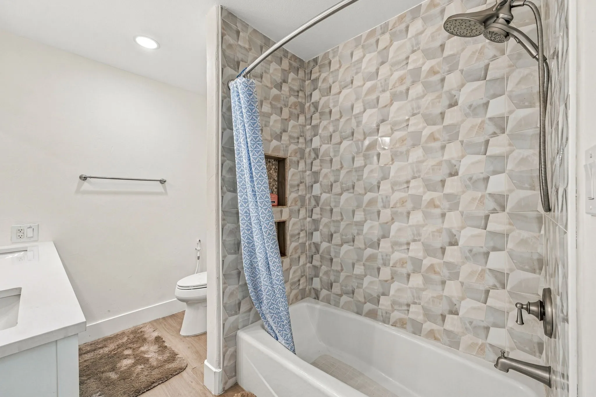 Single Family Residence For Sale in Young County , 1276 FM 3003, Graham, Texas 76450, 3 Bedroom, 2 Bathroom, 2 Garage spaces, 2,126 Sqft, built in 1975, mls#21402880, Real Estate Agent in Graham, Homes For Sale in Young county, Homes For Sale in Graham, Realtor in Graham Texas, Real Estate Brokerage Independent Realty Texas, Luminita Cordes Realtor
