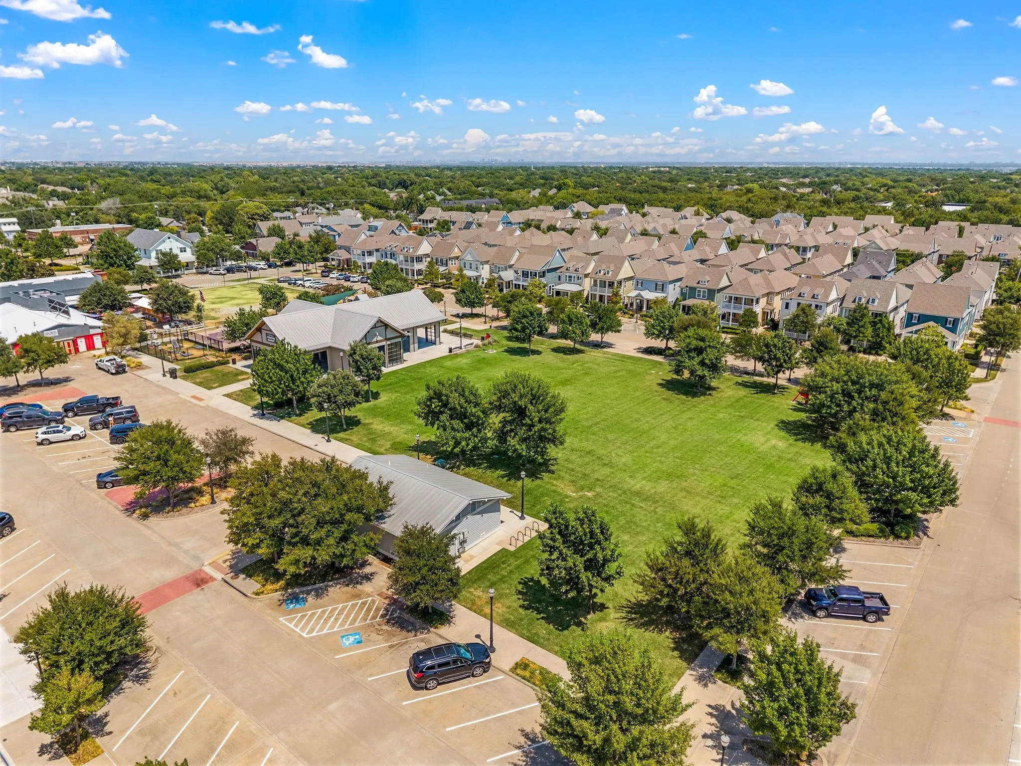 Single Family Residence For Sale in Dallas County , 737 Hammond Street, Coppell, Texas 75019, 3 Bedroom, 3 Bathroom, 2 Garage spaces, 2,561 Sqft, built in 2017, mls#21403350, Real Estate Agent in Coppell, Homes For Sale in Dallas county, Homes For Sale in Coppell, Realtor in Coppell Texas, Real Estate Brokerage Independent Realty Texas, Luminita Cordes Realtor