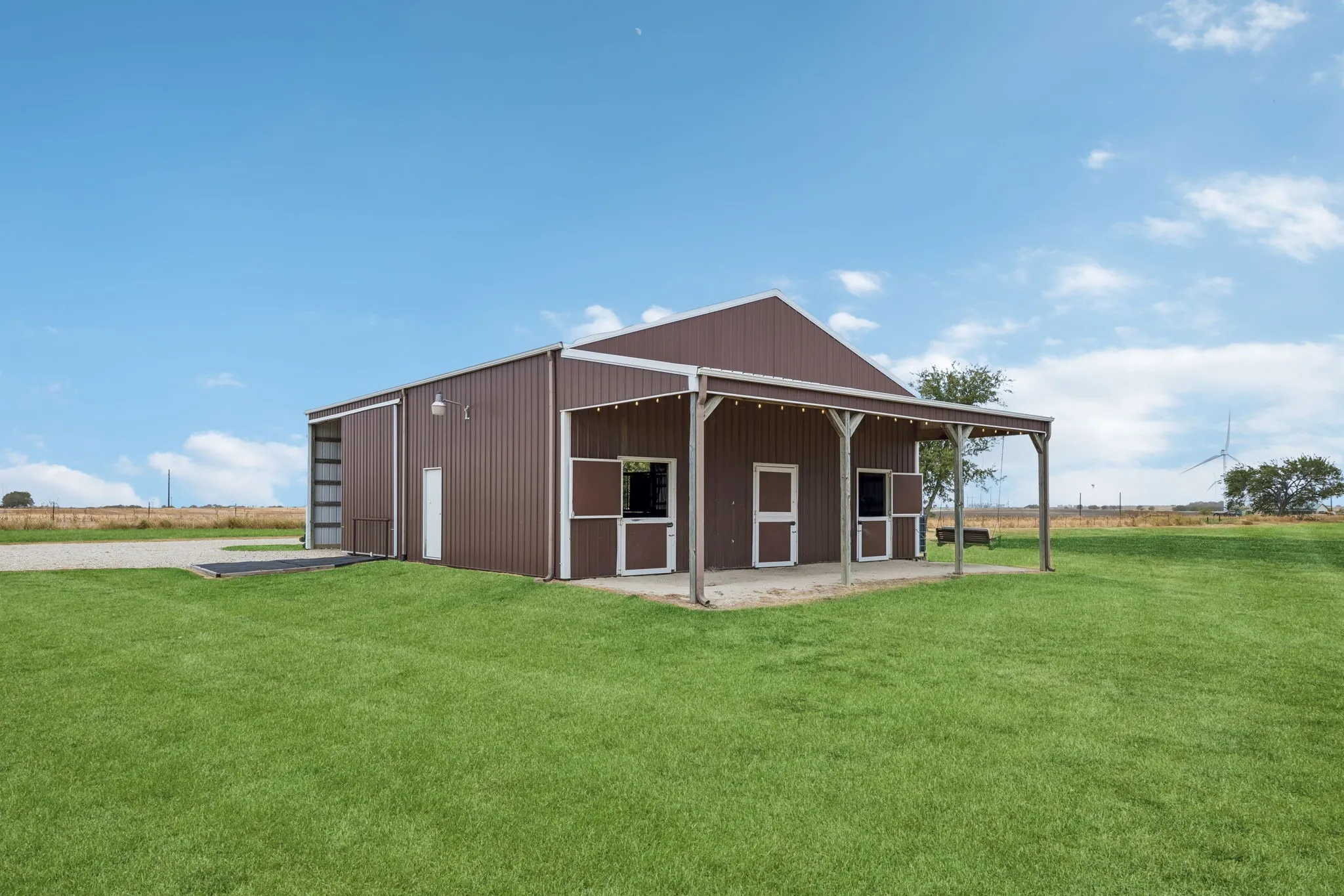 Farm For Sale in Cooke County , 1397 County Road 338, Gainesville, Texas 76240, 3 Bedroom, 3 Bathroom, Garage spaces, 3,638 Sqft, built in 2013, mls#21390783, Real Estate Agent in Gainesville, Homes For Sale in Cooke county, Homes For Sale in Gainesville, Realtor in Gainesville Texas, Real Estate Brokerage Independent Realty Texas, Luminita Cordes Realtor
