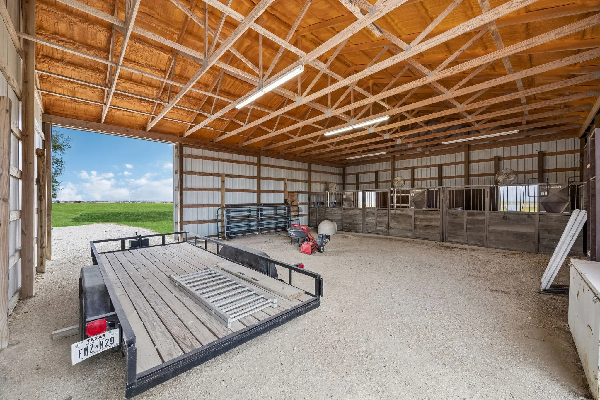 Farm For Sale in Cooke County , 1397 County Road 338, Gainesville, Texas 76240, 3 Bedroom, 3 Bathroom, Garage spaces, 3,638 Sqft, built in 2013, mls#21390783, Real Estate Agent in Gainesville, Homes For Sale in Cooke county, Homes For Sale in Gainesville, Realtor in Gainesville Texas, Real Estate Brokerage Independent Realty Texas, Luminita Cordes Realtor