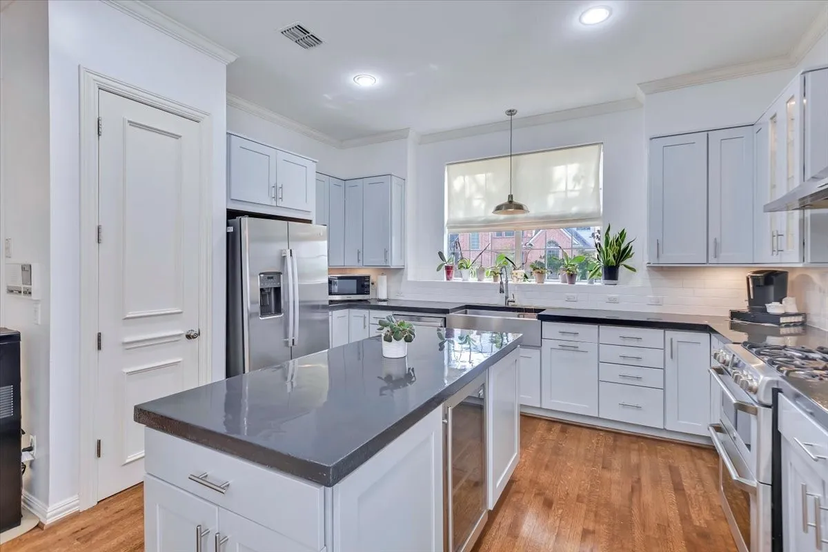 Single Family Residence For Sale in Collin County , 5111 Ambergate Lane, Dallas, Texas 75287, 4 Bedroom, 4 Bathroom, 3 Garage spaces, 3,369 Sqft, built in 1991, mls#21387331, Real Estate Agent in Dallas, Homes For Sale in Collin county, Homes For Sale in Dallas, Realtor in Dallas Texas, Real Estate Brokerage Independent Realty Texas, Luminita Cordes Realtor