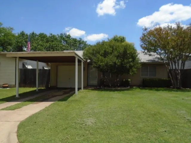 Single Family Residence For Rent in Taylor County , 1801 Woodard Street, Abilene, Texas 79605, 2 Bedroom, 1 Bathroom, 1 Garage spaces, 801 Sqft, built in 1952, mls#21403878, Real Estate Agent in Abilene, Homes For Rent in Taylor county, Homes For Rent in Abilene, Realtor in Abilene Texas, Real Estate Brokerage Independent Realty Texas, Luminita Cordes Realtor