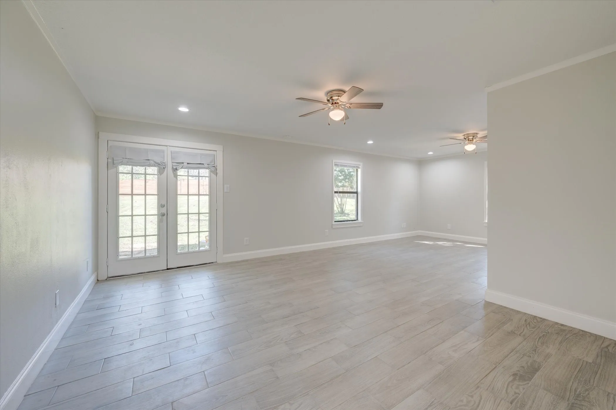 Single Family Residence For Sale in Denton County , 304 Oak Drive, Argyle, Texas 76226, 3 Bedroom, 2 Bathroom, Garage spaces, 1,947 Sqft, built in 1998, mls#21403846, Real Estate Agent in Argyle, Homes For Sale in Denton county, Homes For Sale in Argyle, Realtor in Argyle Texas, Real Estate Brokerage Independent Realty Texas, Luminita Cordes Realtor