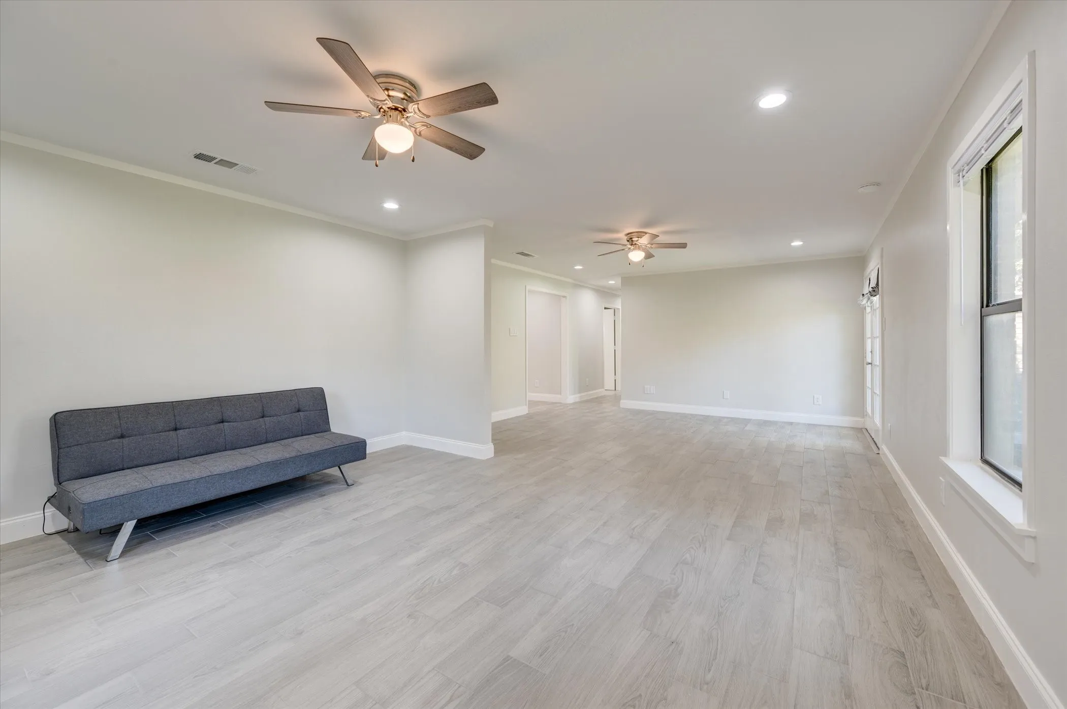Single Family Residence For Sale in Denton County , 304 Oak Drive, Argyle, Texas 76226, 3 Bedroom, 2 Bathroom, Garage spaces, 1,947 Sqft, built in 1998, mls#21403846, Real Estate Agent in Argyle, Homes For Sale in Denton county, Homes For Sale in Argyle, Realtor in Argyle Texas, Real Estate Brokerage Independent Realty Texas, Luminita Cordes Realtor