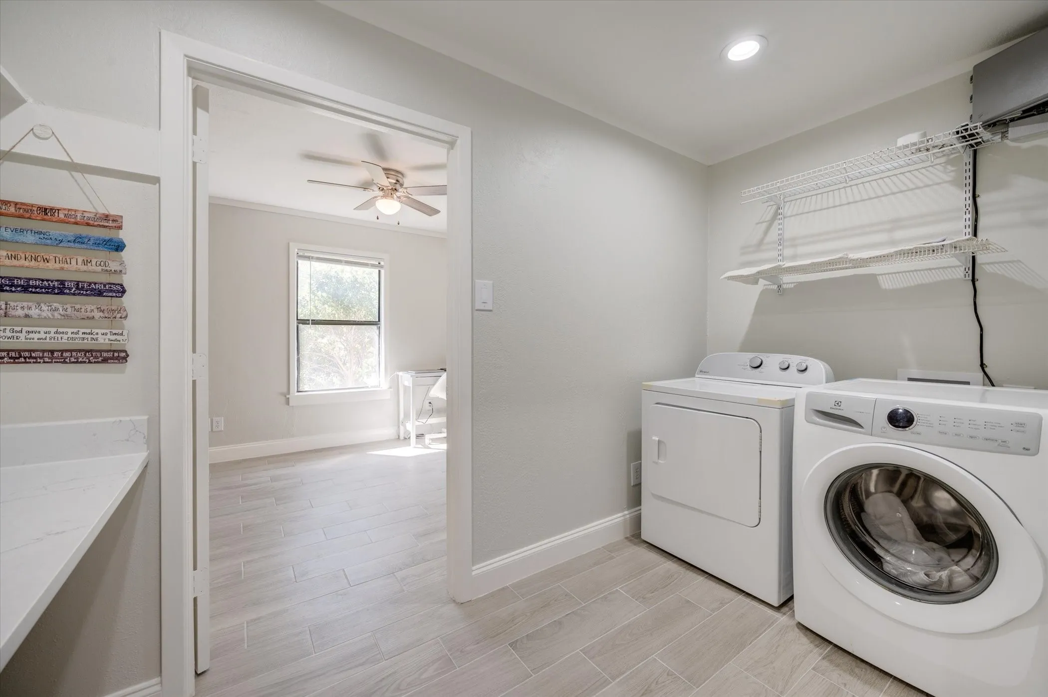 Single Family Residence For Sale in Denton County , 304 Oak Drive, Argyle, Texas 76226, 3 Bedroom, 2 Bathroom, Garage spaces, 1,947 Sqft, built in 1998, mls#21403846, Real Estate Agent in Argyle, Homes For Sale in Denton county, Homes For Sale in Argyle, Realtor in Argyle Texas, Real Estate Brokerage Independent Realty Texas, Luminita Cordes Realtor