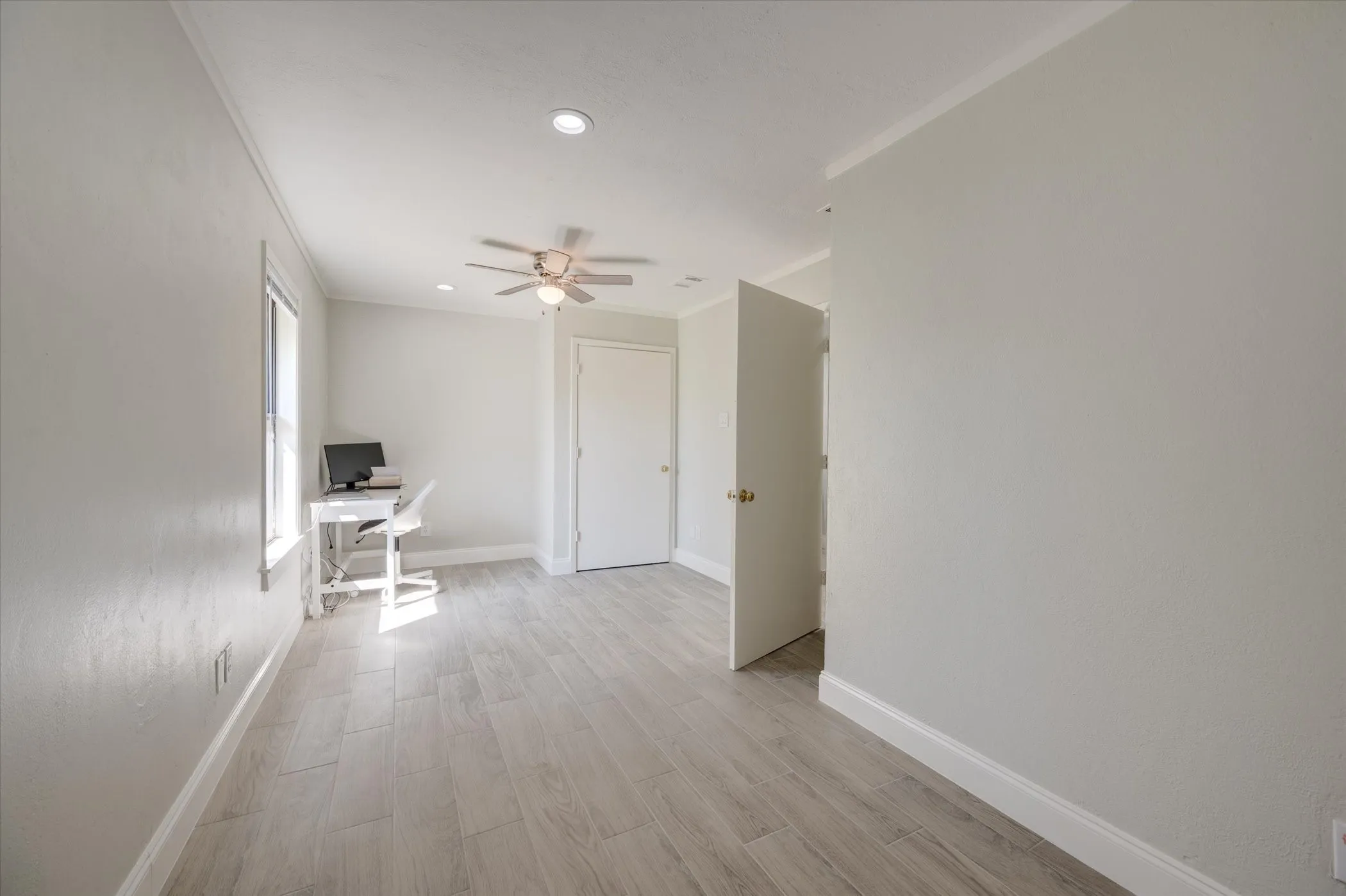 Single Family Residence For Sale in Denton County , 304 Oak Drive, Argyle, Texas 76226, 3 Bedroom, 2 Bathroom, Garage spaces, 1,947 Sqft, built in 1998, mls#21403846, Real Estate Agent in Argyle, Homes For Sale in Denton county, Homes For Sale in Argyle, Realtor in Argyle Texas, Real Estate Brokerage Independent Realty Texas, Luminita Cordes Realtor