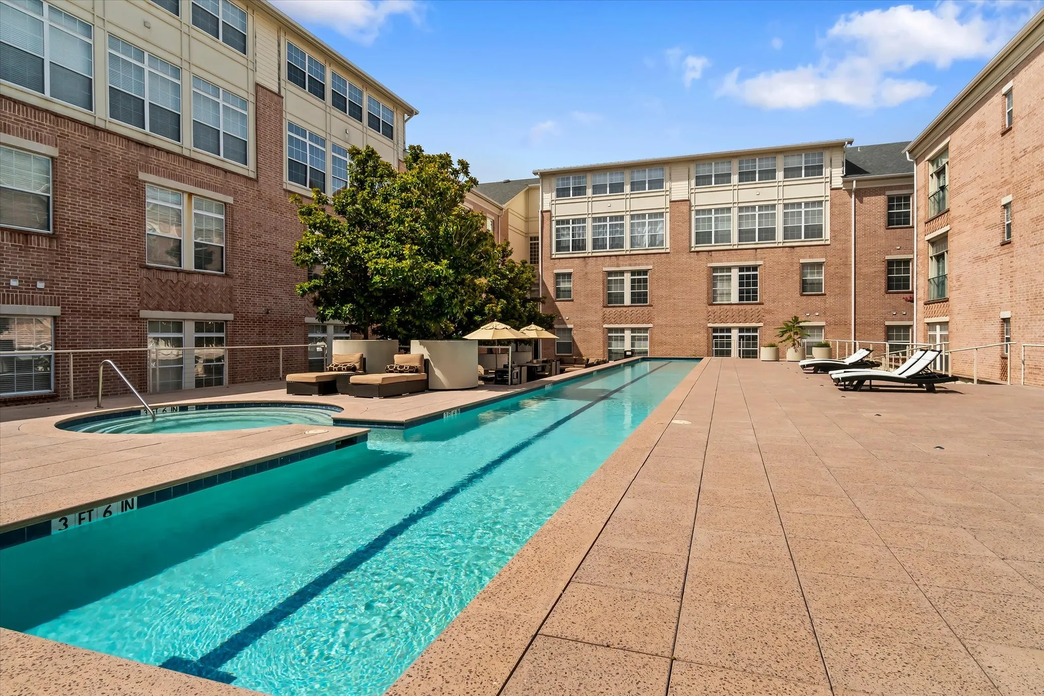 Condominium For Sale in Dallas County , 2305 Worthington Street 134, Dallas, Texas 75204, 1 Bedroom, 1 Bathroom, 2 Garage spaces, 852 Sqft, built in 1999, mls#21391860, Real Estate Agent in Dallas, Homes For Sale in Dallas county, Homes For Sale in Dallas, Realtor in Dallas Texas, Real Estate Brokerage Independent Realty Texas, Luminita Cordes Realtor