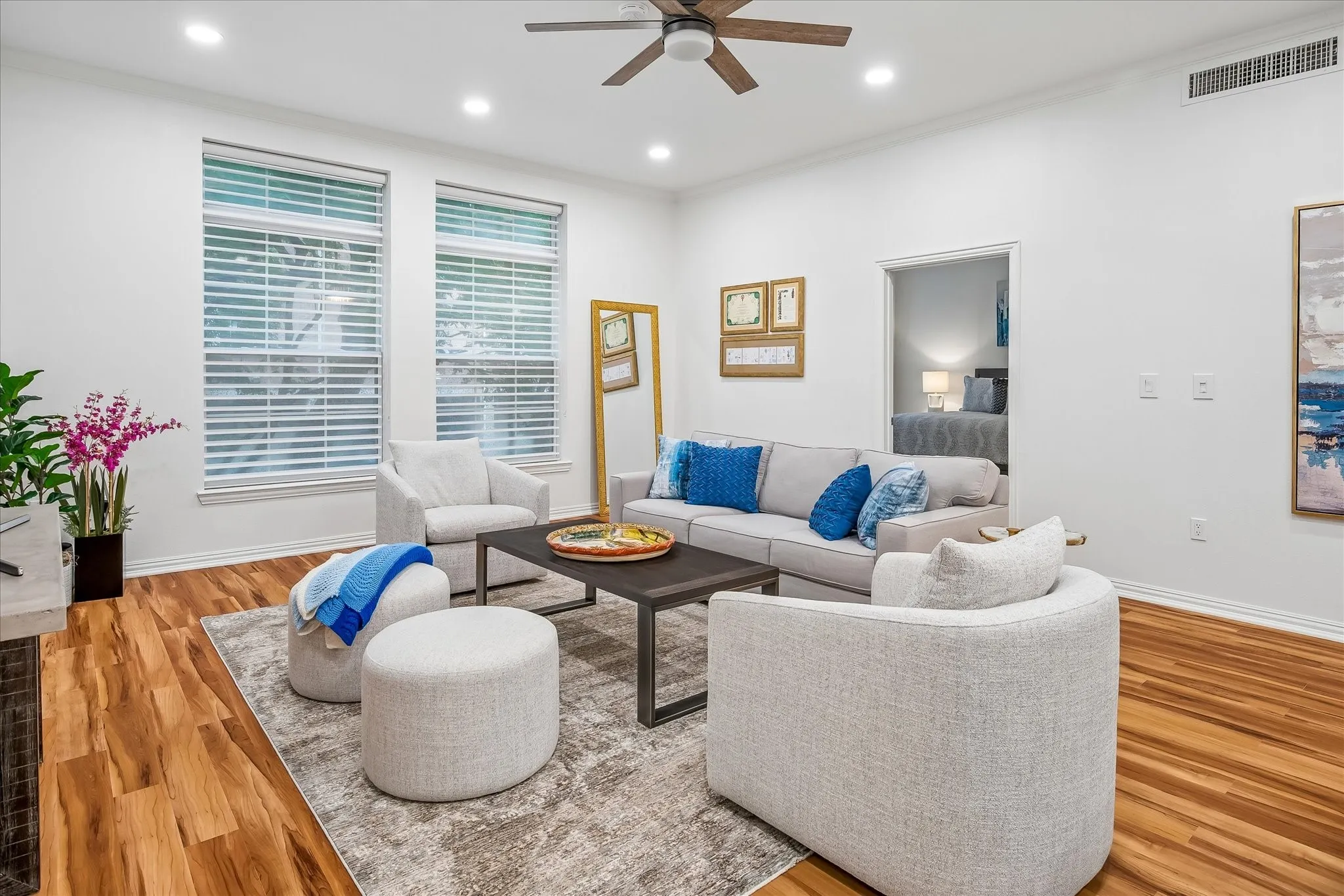 Condominium For Sale in Dallas County , 2305 Worthington Street 134, Dallas, Texas 75204, 1 Bedroom, 1 Bathroom, 2 Garage spaces, 852 Sqft, built in 1999, mls#21391860, Real Estate Agent in Dallas, Homes For Sale in Dallas county, Homes For Sale in Dallas, Realtor in Dallas Texas, Real Estate Brokerage Independent Realty Texas, Luminita Cordes Realtor
