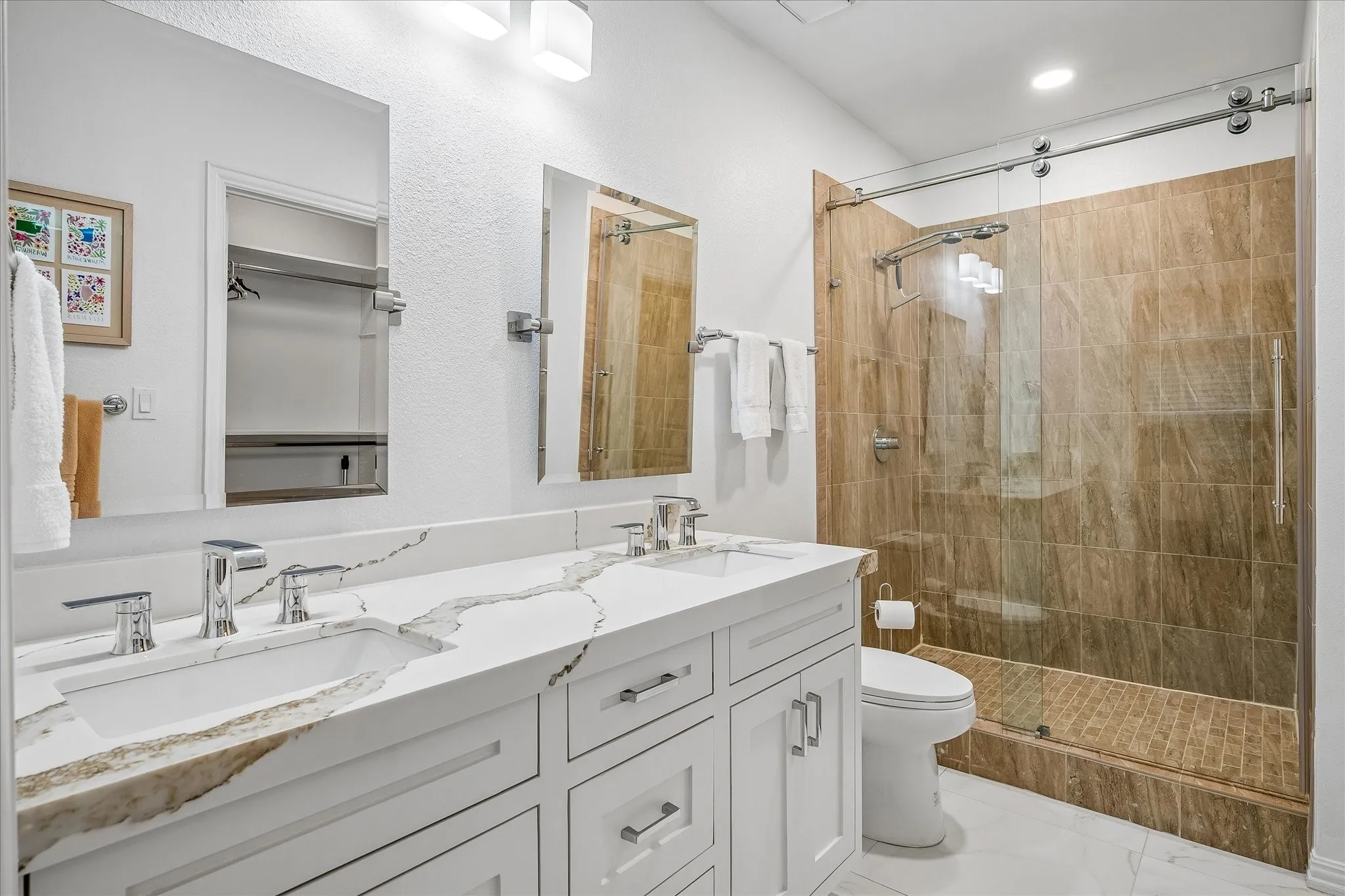 Condominium For Sale in Dallas County , 2305 Worthington Street 134, Dallas, Texas 75204, 1 Bedroom, 1 Bathroom, 2 Garage spaces, 852 Sqft, built in 1999, mls#21391860, Real Estate Agent in Dallas, Homes For Sale in Dallas county, Homes For Sale in Dallas, Realtor in Dallas Texas, Real Estate Brokerage Independent Realty Texas, Luminita Cordes Realtor