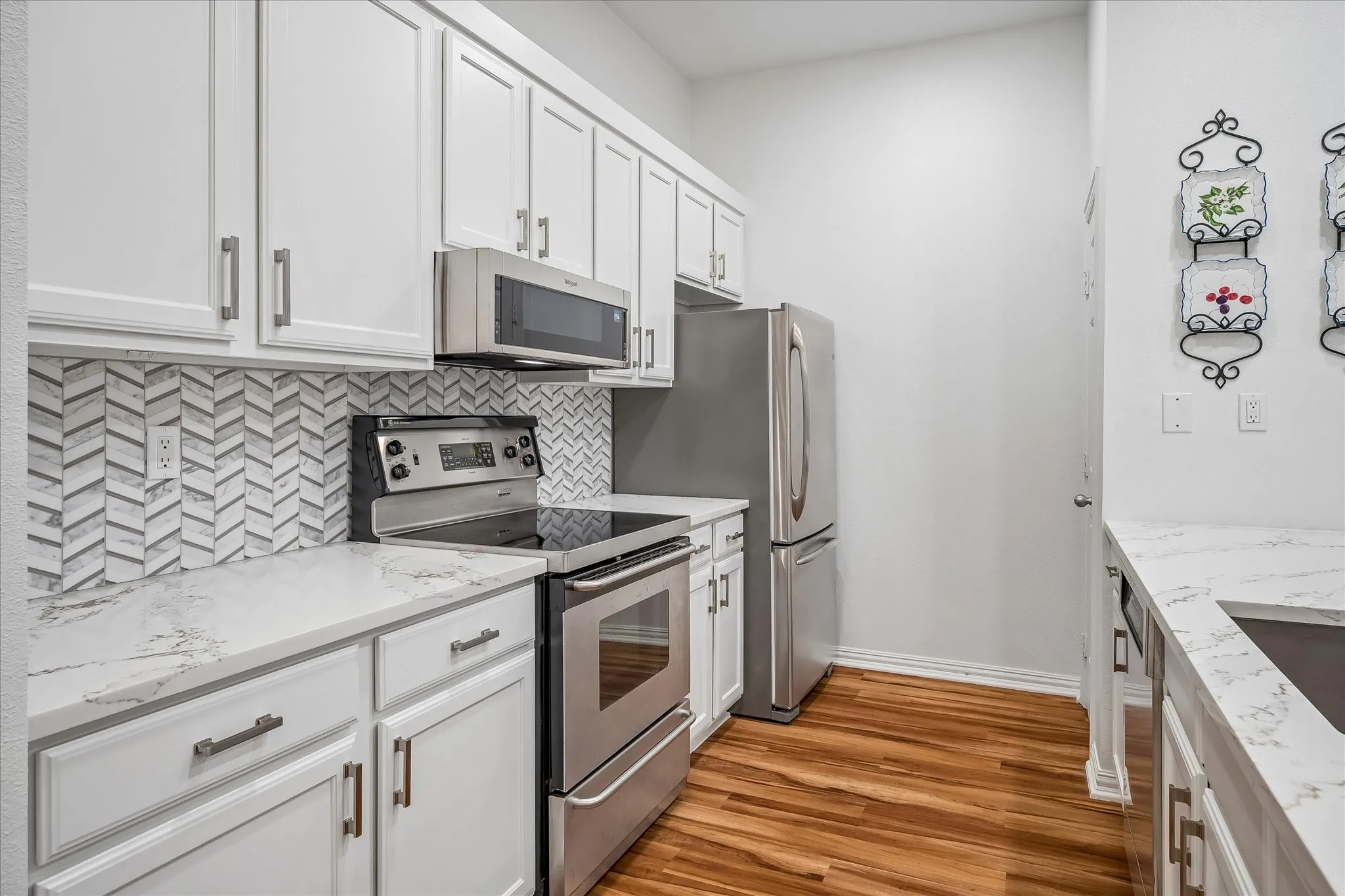 Condominium For Sale in Dallas County , 2305 Worthington Street 134, Dallas, Texas 75204, 1 Bedroom, 1 Bathroom, 2 Garage spaces, 852 Sqft, built in 1999, mls#21391860, Real Estate Agent in Dallas, Homes For Sale in Dallas county, Homes For Sale in Dallas, Realtor in Dallas Texas, Real Estate Brokerage Independent Realty Texas, Luminita Cordes Realtor