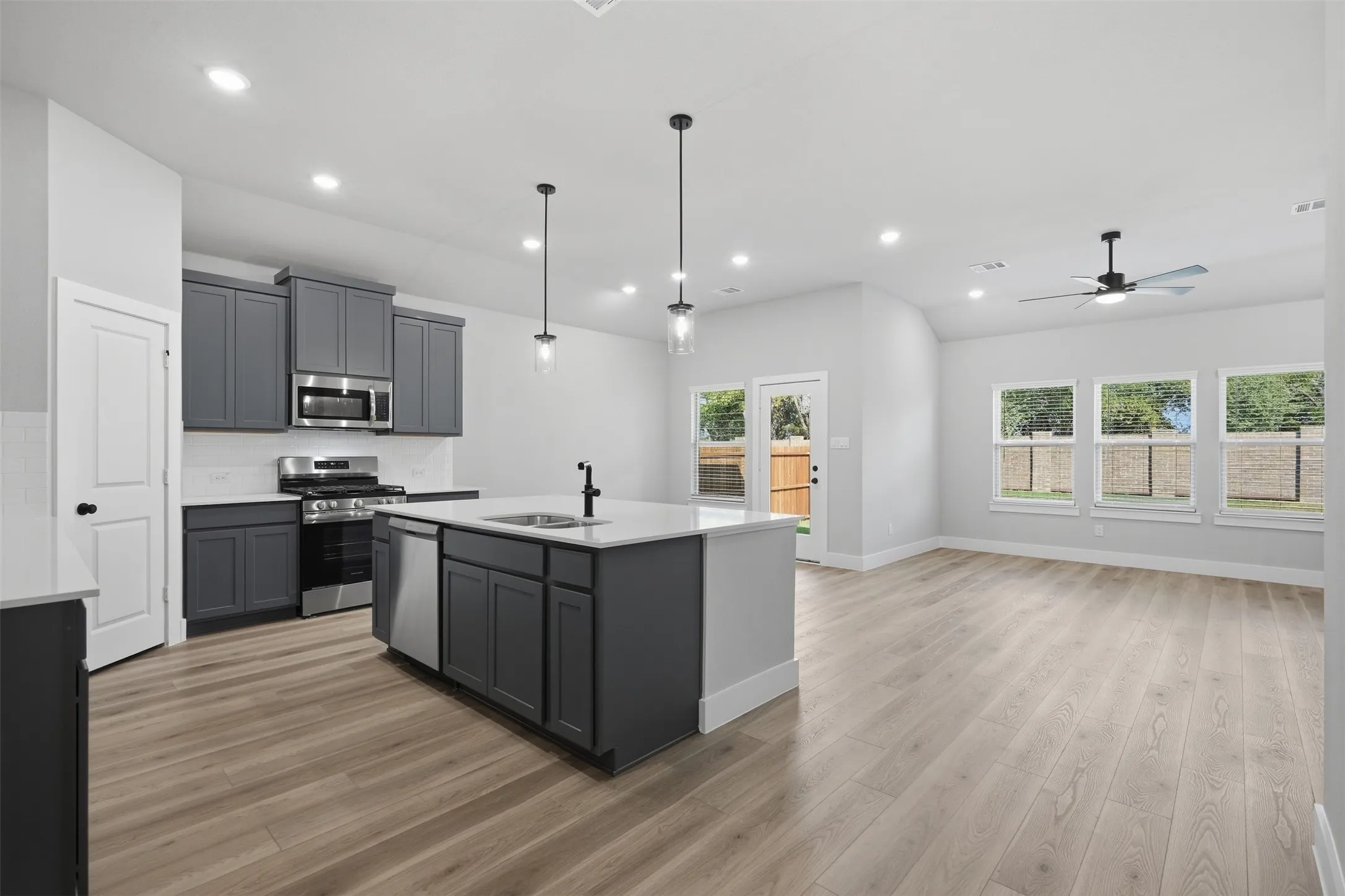 Single Family Residence For Rent in Collin County , 4602 Brookfield Dr, Melissa, Texas 75054, 4 Bedroom, 2 Bathroom, 2 Garage spaces, 1,805 Sqft, built in 2026, mls#21403844, Real Estate Agent in Melissa, Homes For Rent in Collin county, Homes For Rent in Melissa, Realtor in Melissa Texas, Real Estate Brokerage Independent Realty Texas, Luminita Cordes Realtor
