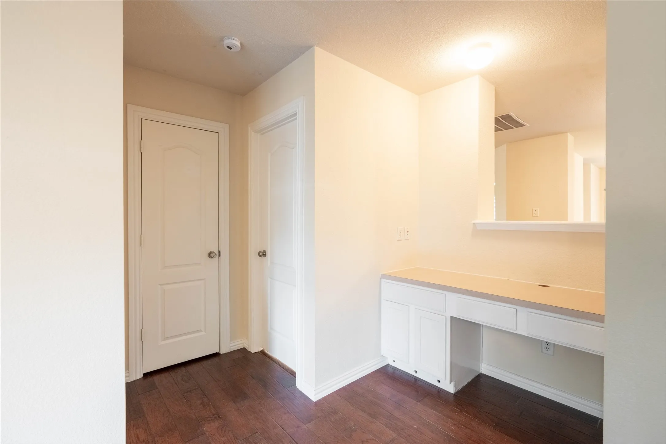 Single Family Residence For Rent in Kaufman County , 2105 Sumac Drive, Forney, Texas 75126, 4 Bedroom, 2 Bathroom, 2 Garage spaces, 2,471 Sqft, built in 2004, mls#21403536, Real Estate Agent in Forney, Homes For Rent in Kaufman county, Homes For Rent in Forney, Realtor in Forney Texas, Real Estate Brokerage Independent Realty Texas, Luminita Cordes Realtor